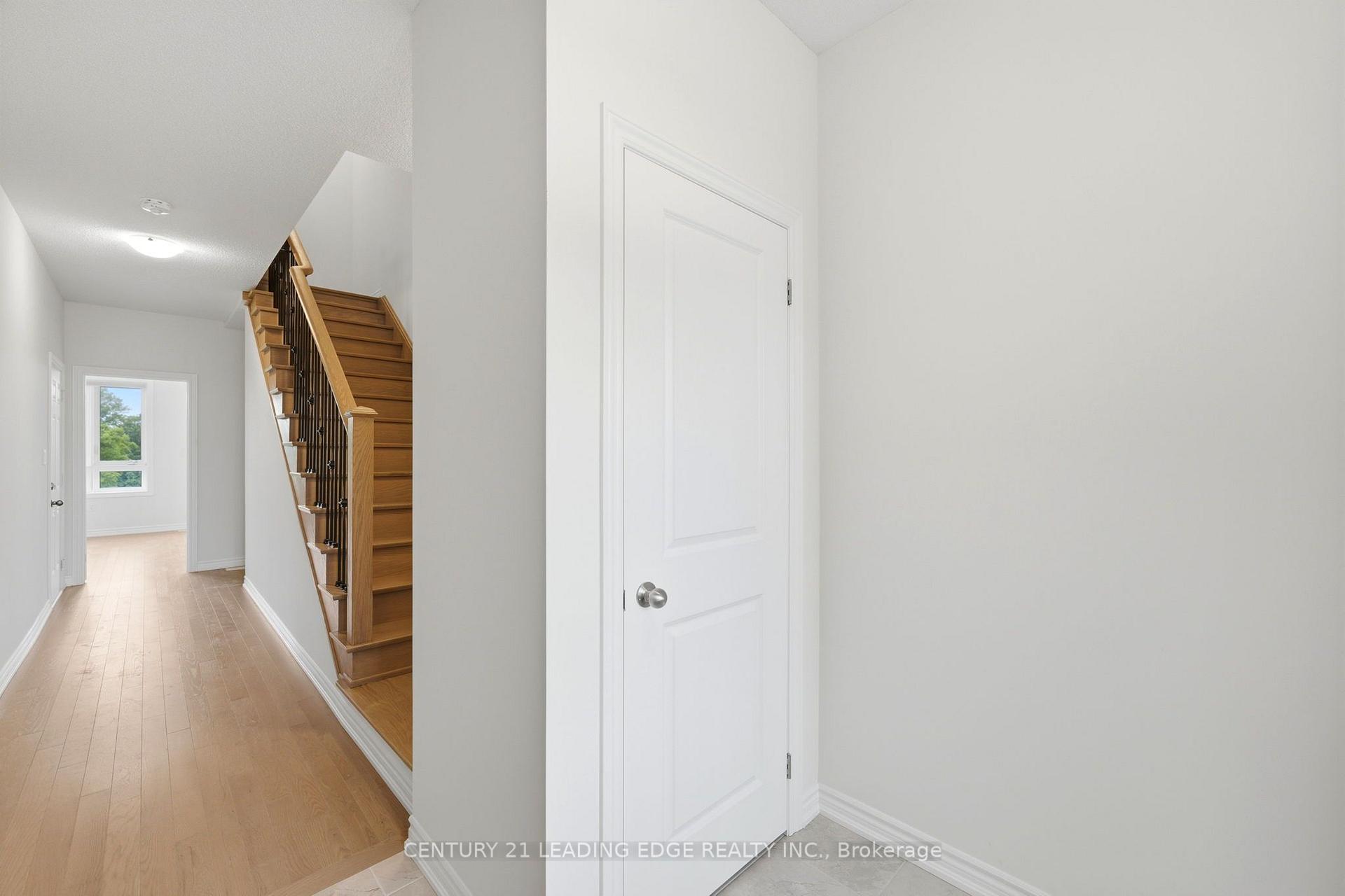 Photo 3 of 53 Upper Paradise Way, Whitby, Rural Whitby — HOMEH