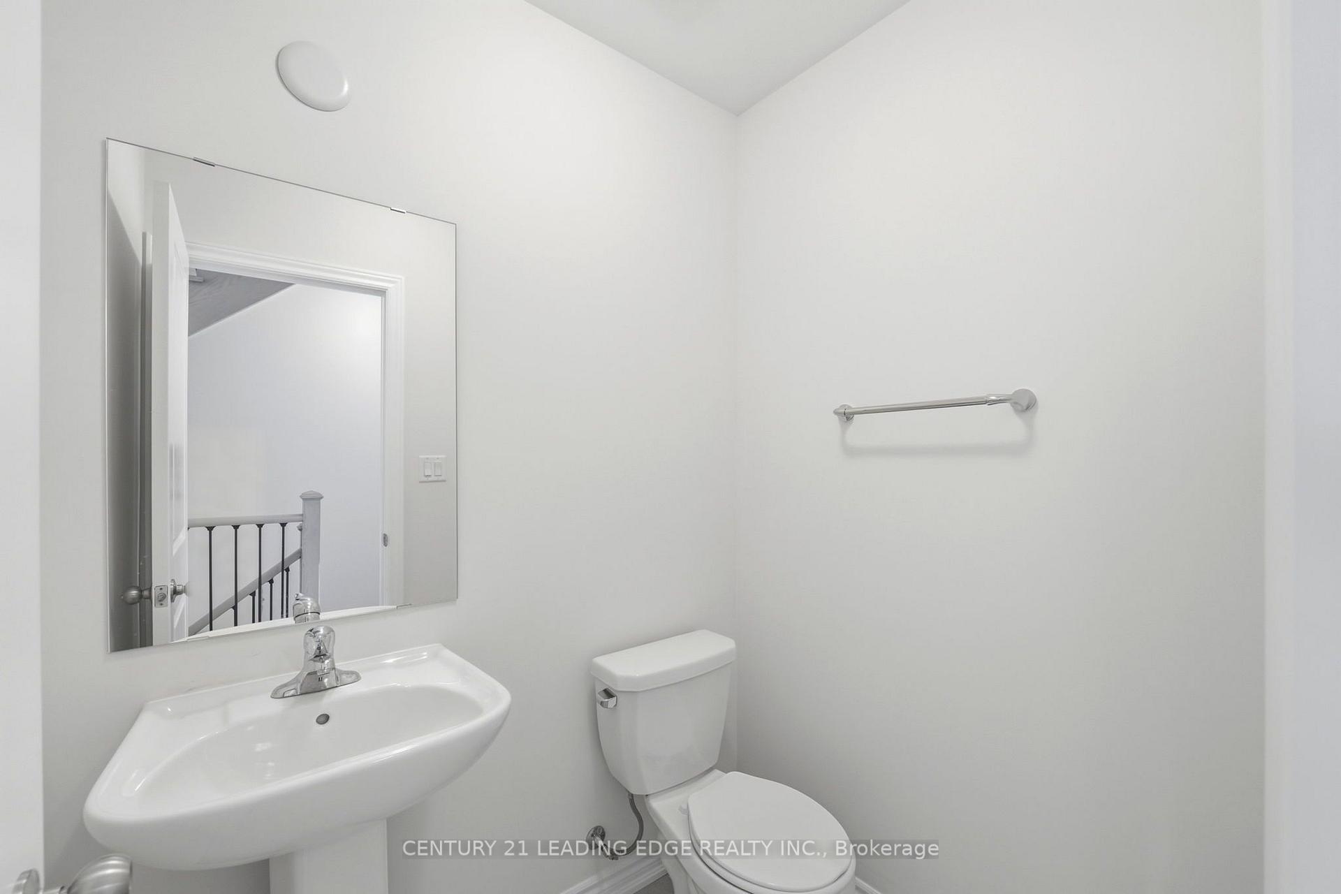 Photo 13 of 53 Upper Paradise Way, Whitby, Rural Whitby — HOMEH