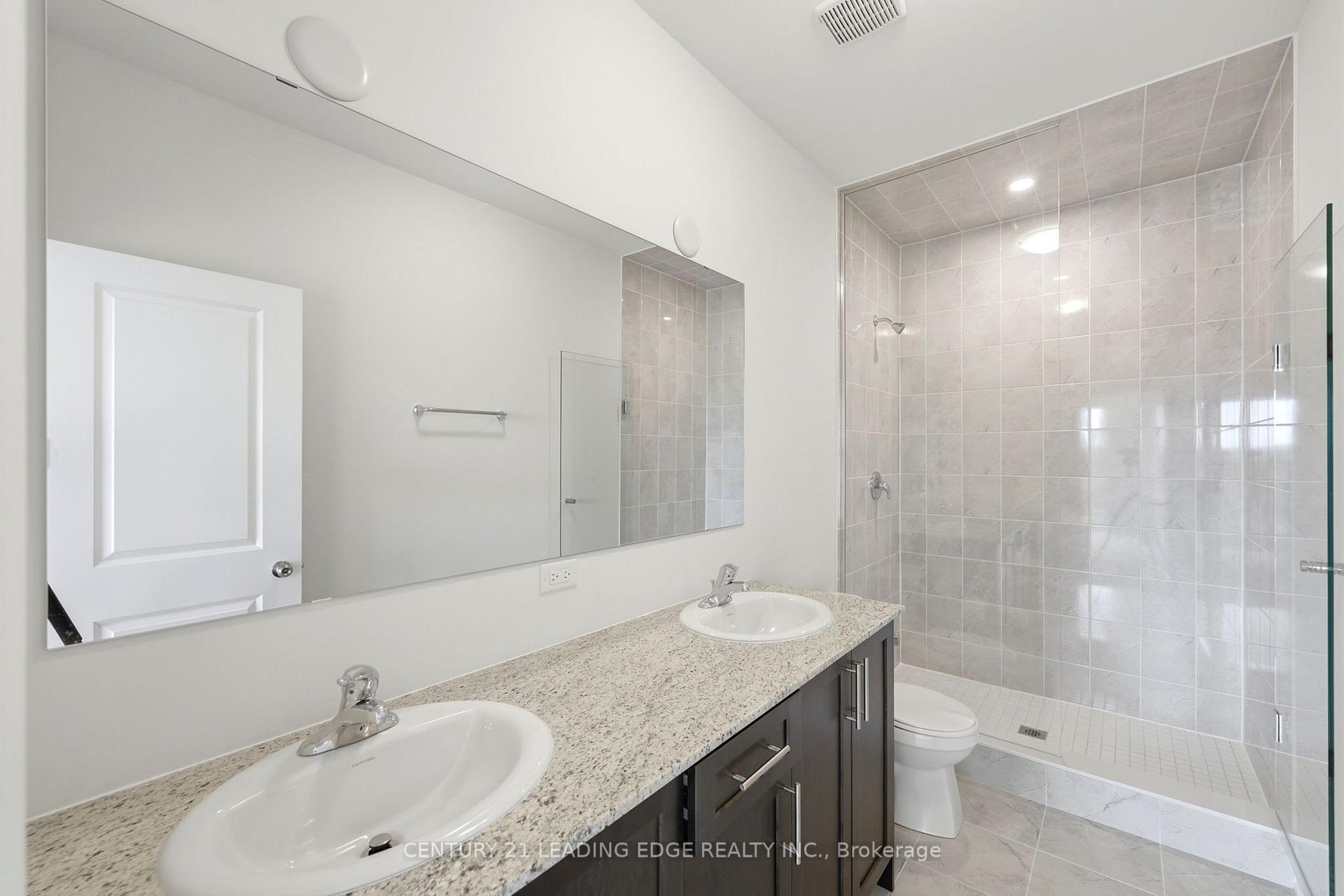 Photo 14 of 53 Upper Paradise Way, Whitby, Rural Whitby — HOMEH