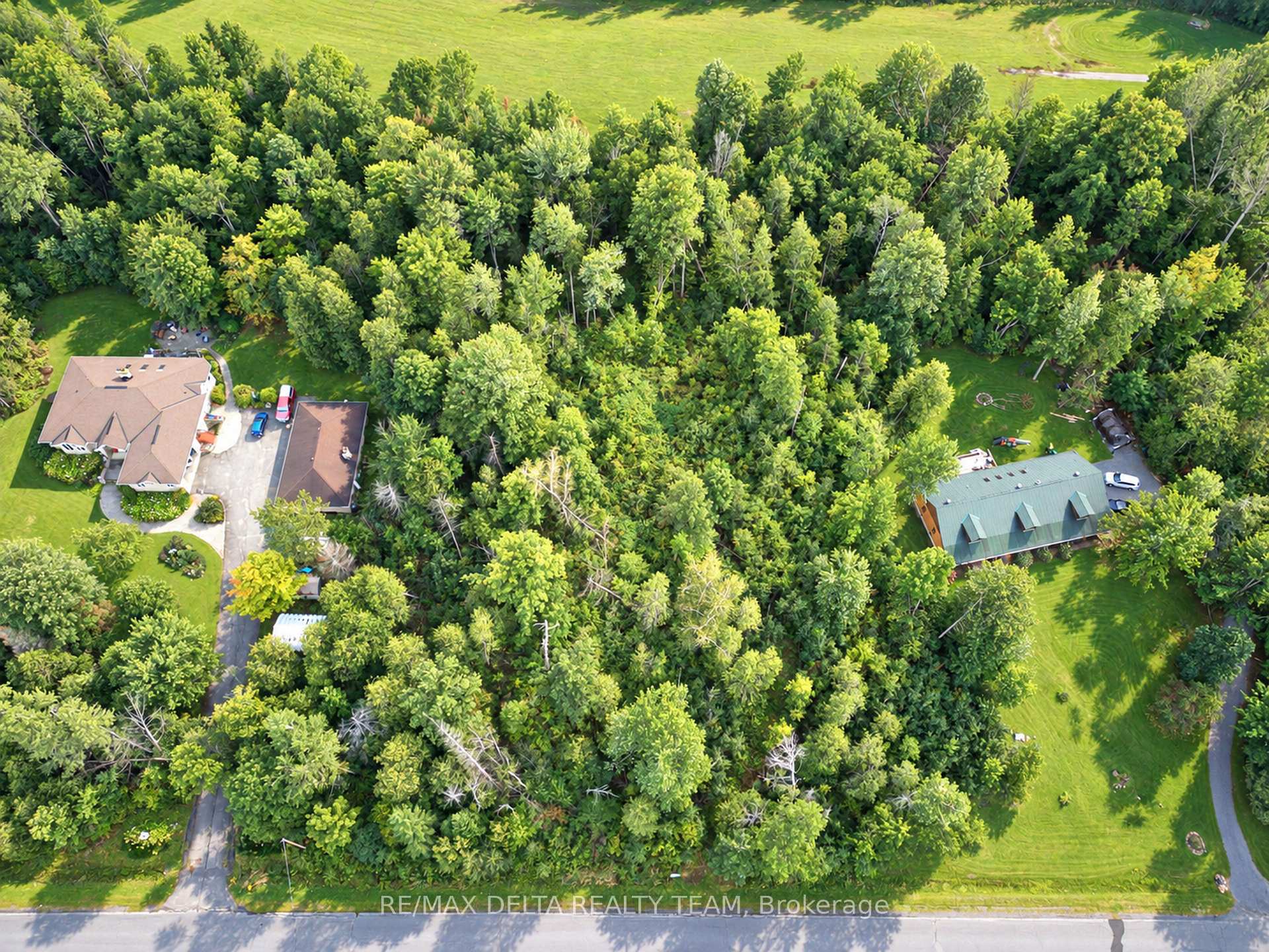 Photo 3 of 4595 Whispering Willow Drive, Ottawa, Sarsfield/Bearbrook — HOMEH