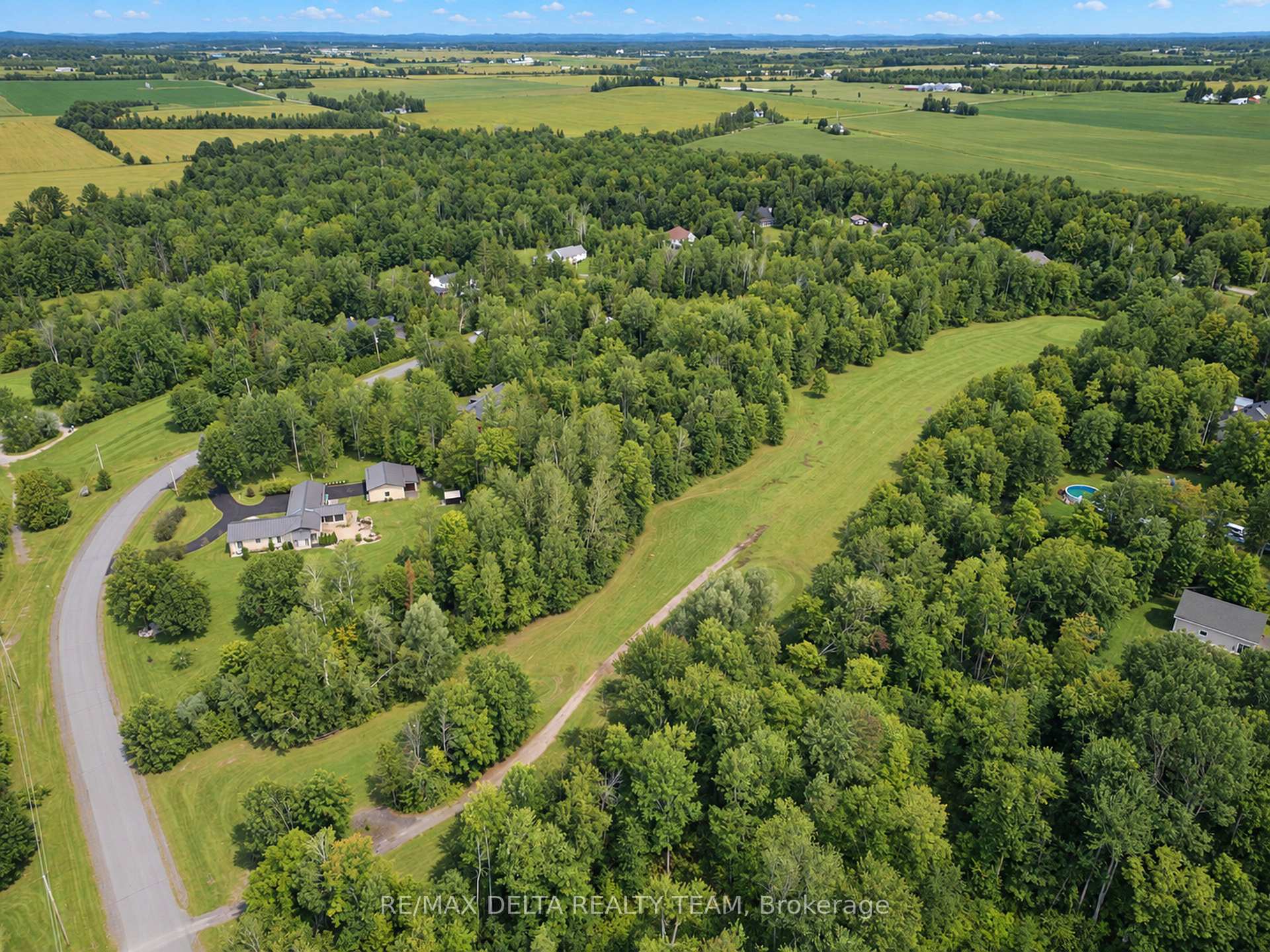 Photo 14 of 4595 Whispering Willow Drive, Ottawa, Sarsfield/Bearbrook — HOMEH