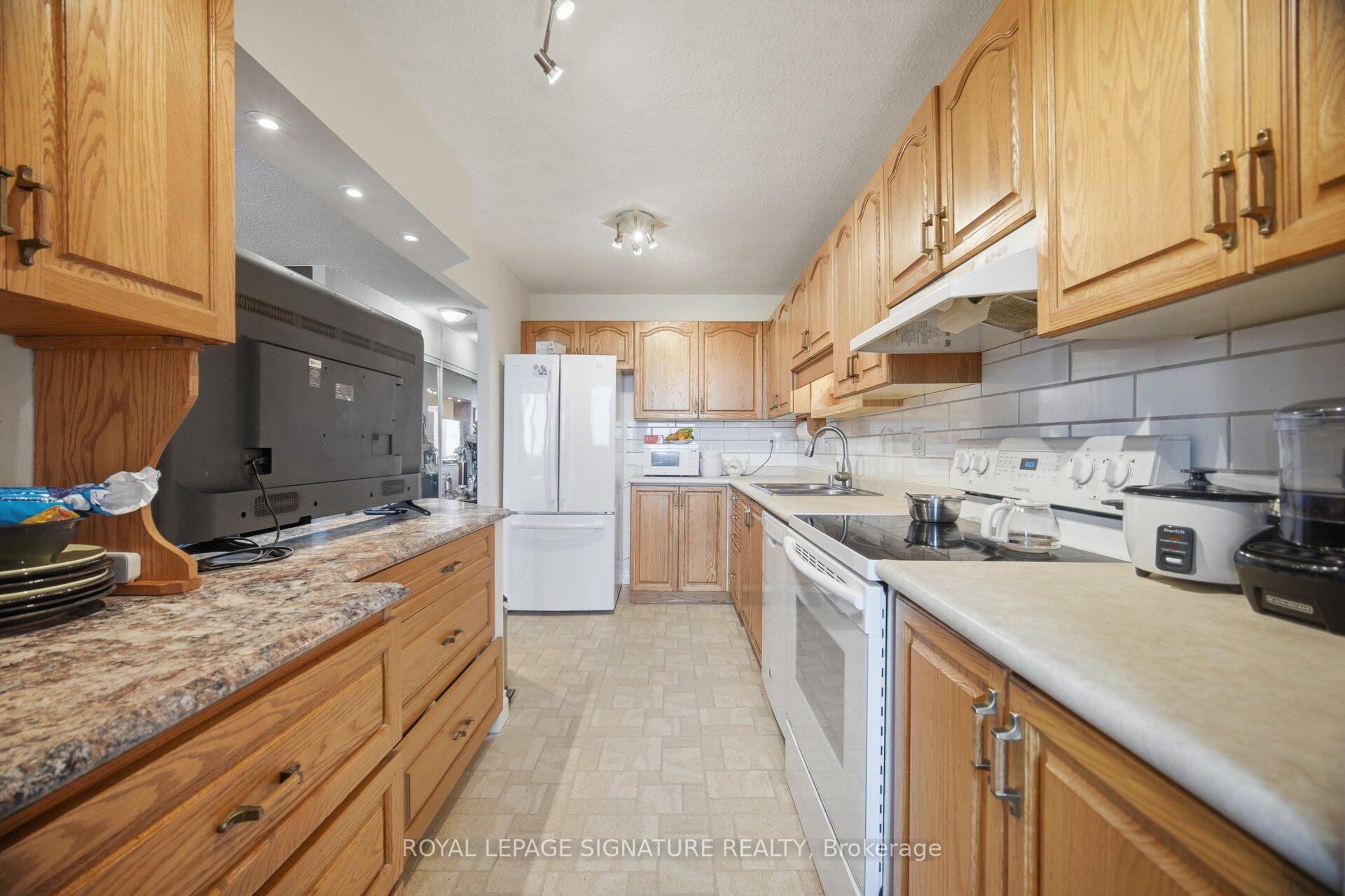 Photo 15 of Unit 802, 375 King Street N, Waterloo, Lakeshore Village — HOMEH