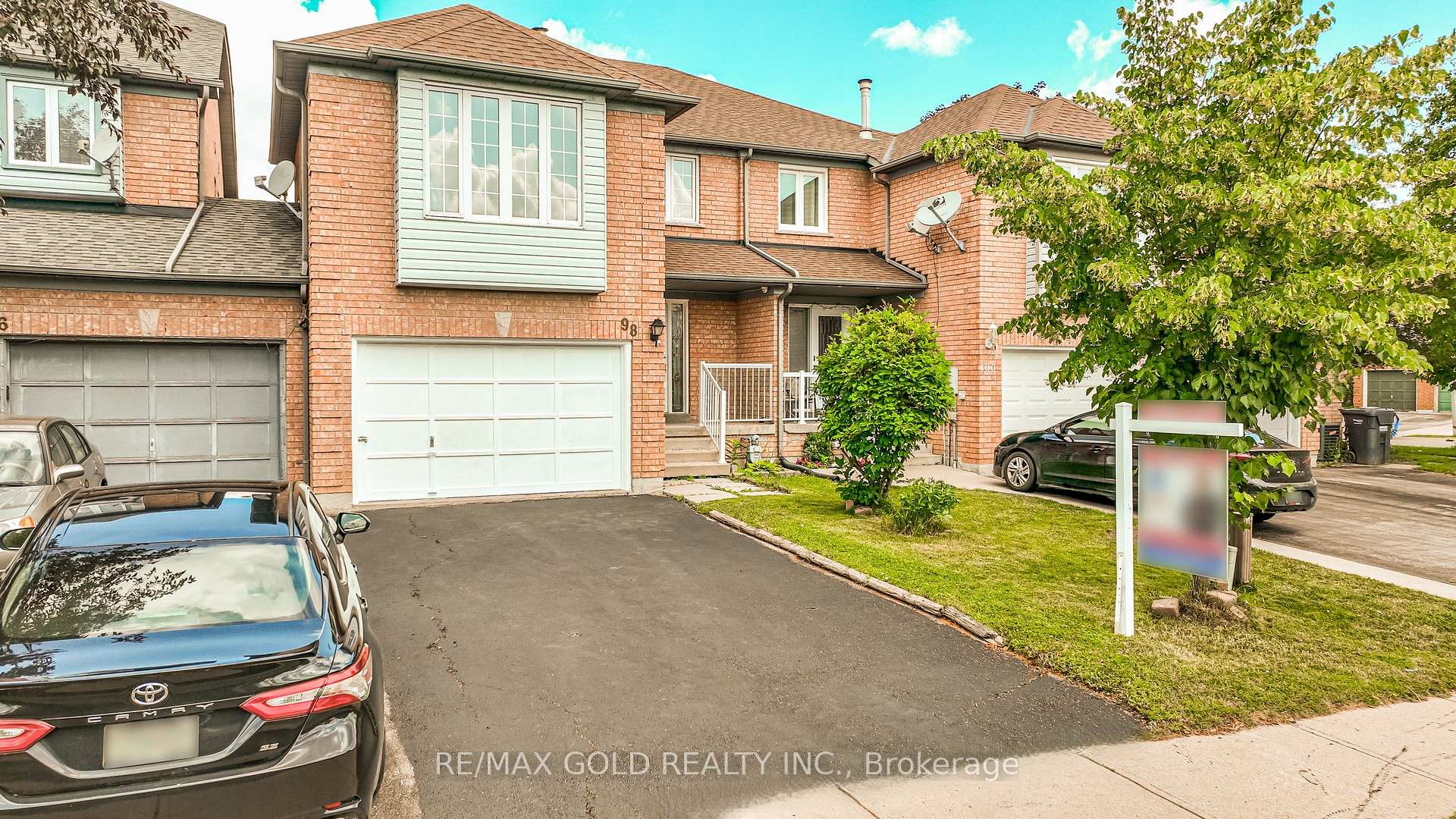 Photo 3 of 98 Sahara Trail, Brampton, Sandringham-Wellington — HOMEH