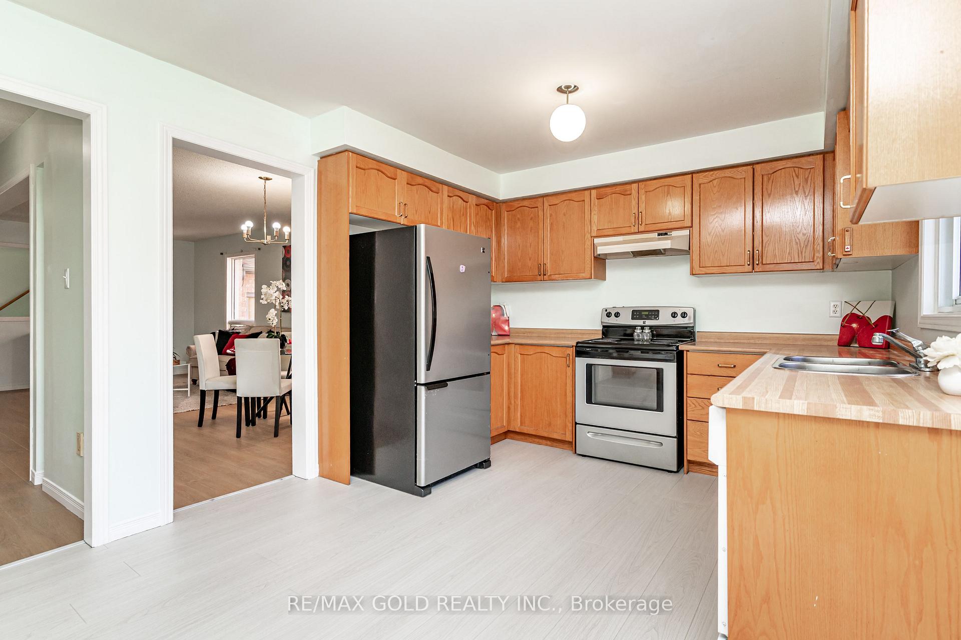 Photo 14 of 98 Sahara Trail, Brampton, Sandringham-Wellington — HOMEH
