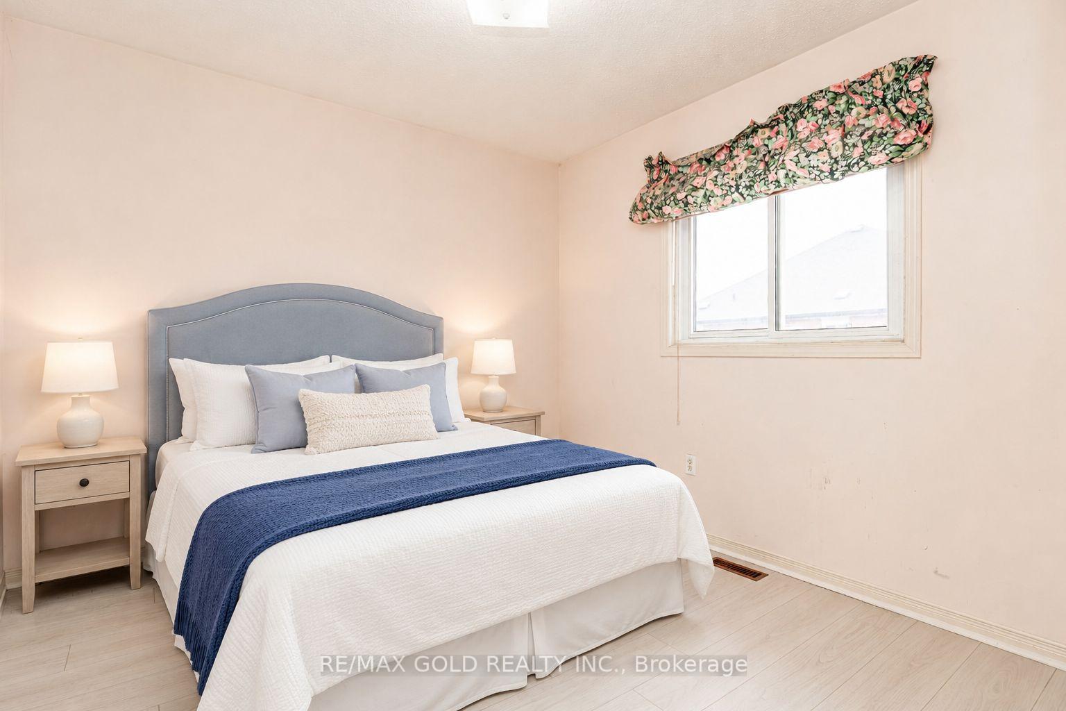Photo 17 of 98 Sahara Trail, Brampton, Sandringham-Wellington — HOMEH
