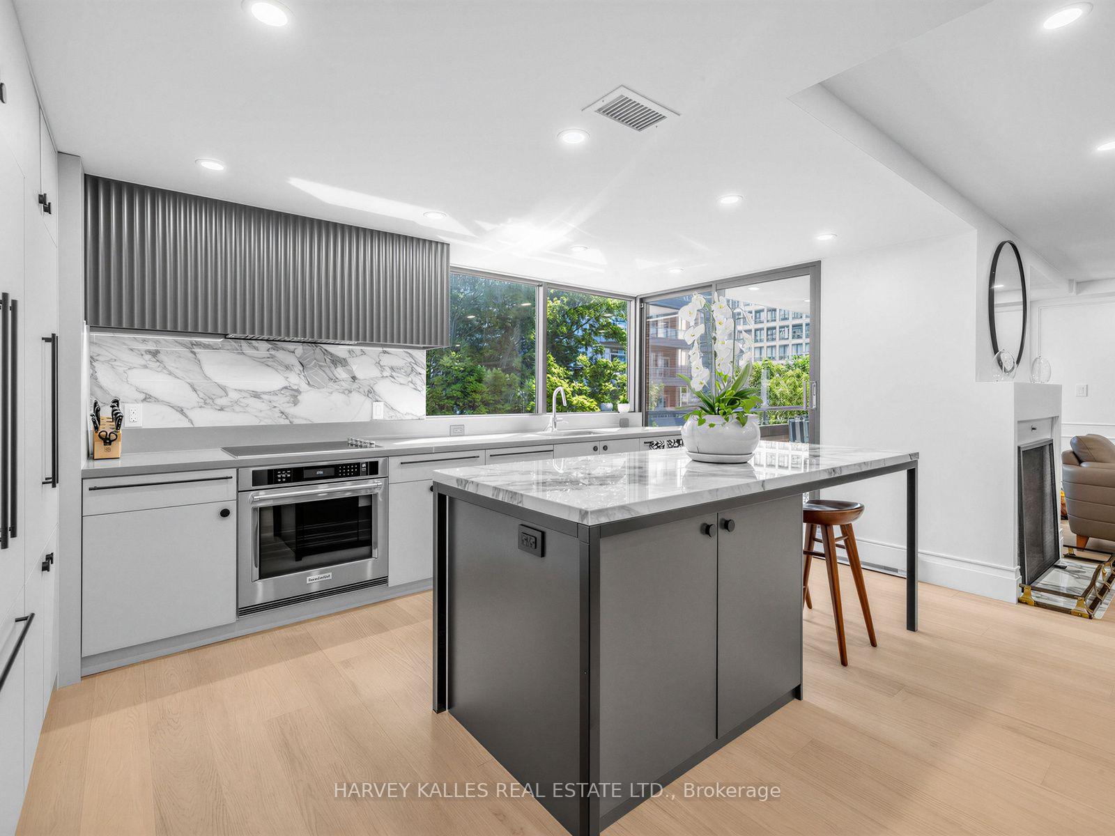 Photo 1 of Unit 404, 349 St. Clair Avenue W, Toronto, Casa Loma — HOMEH
