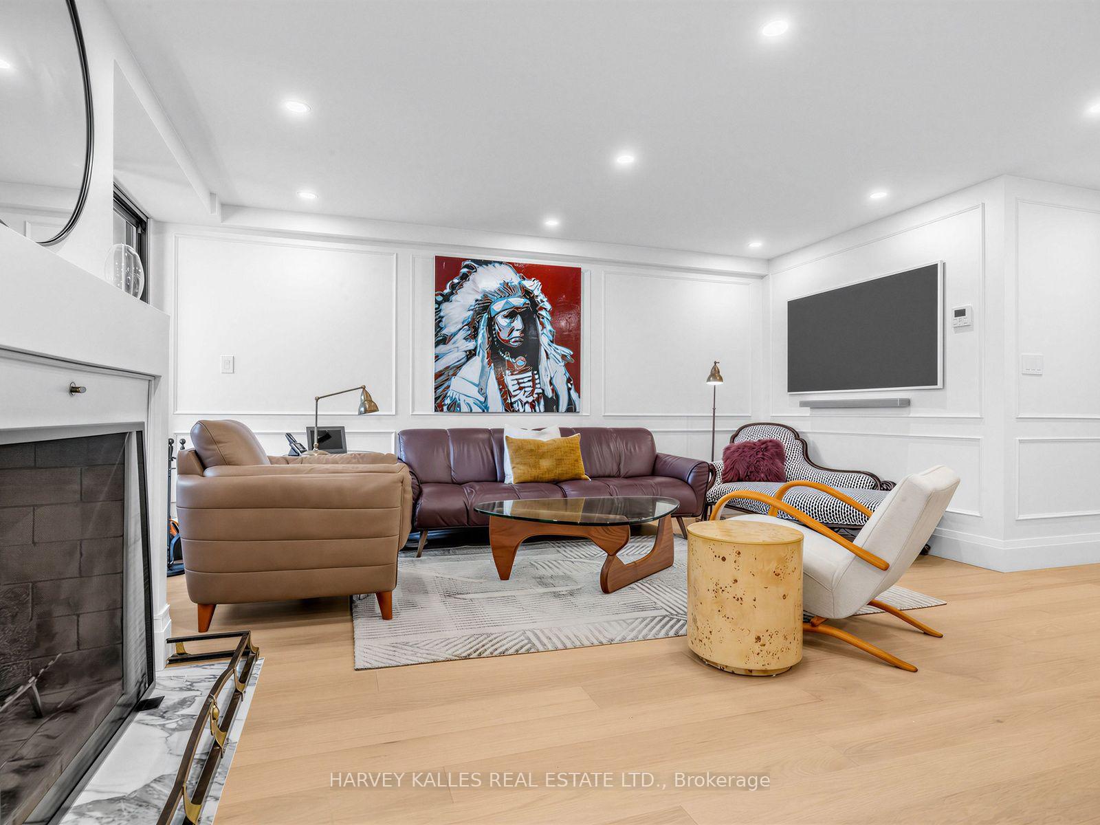 Photo 10 of Unit 404, 349 St. Clair Avenue W, Toronto, Casa Loma — HOMEH