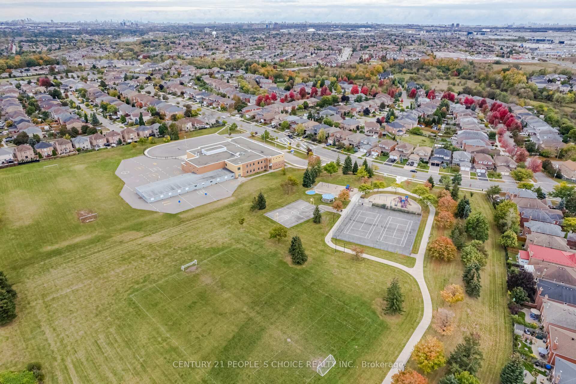 Photo 22 of 154 Simmons Street, Vaughan, Elder Mills — HOMEH