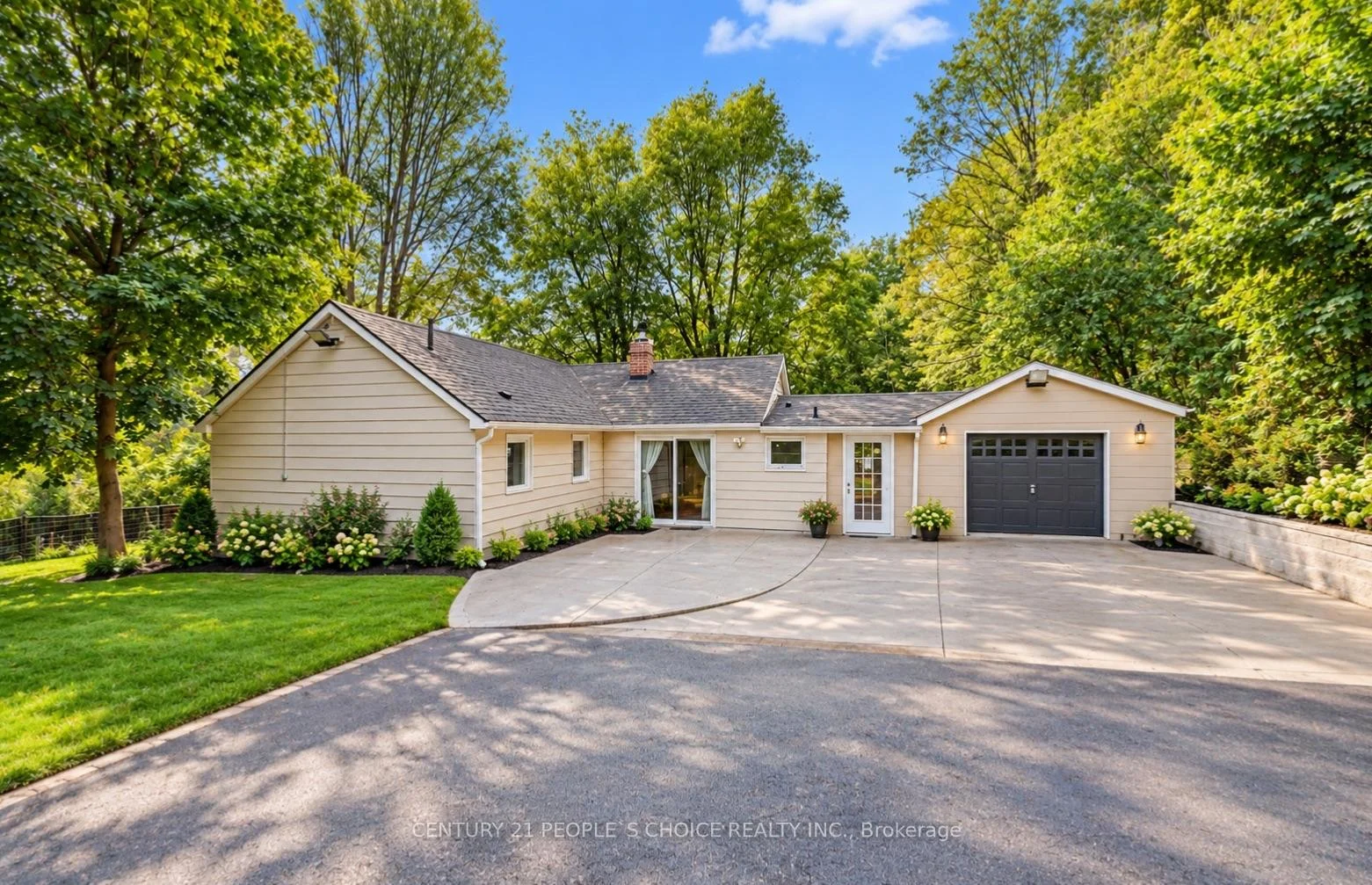 Photo 3 of 154 Simmons Street, Vaughan, Elder Mills — HOMEH