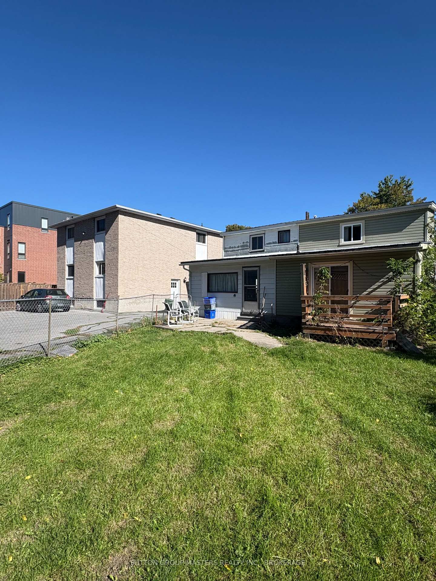 Photo 8 of 50 Elm Street, Kingston, East of Sir John A. Blvd — HOMEH