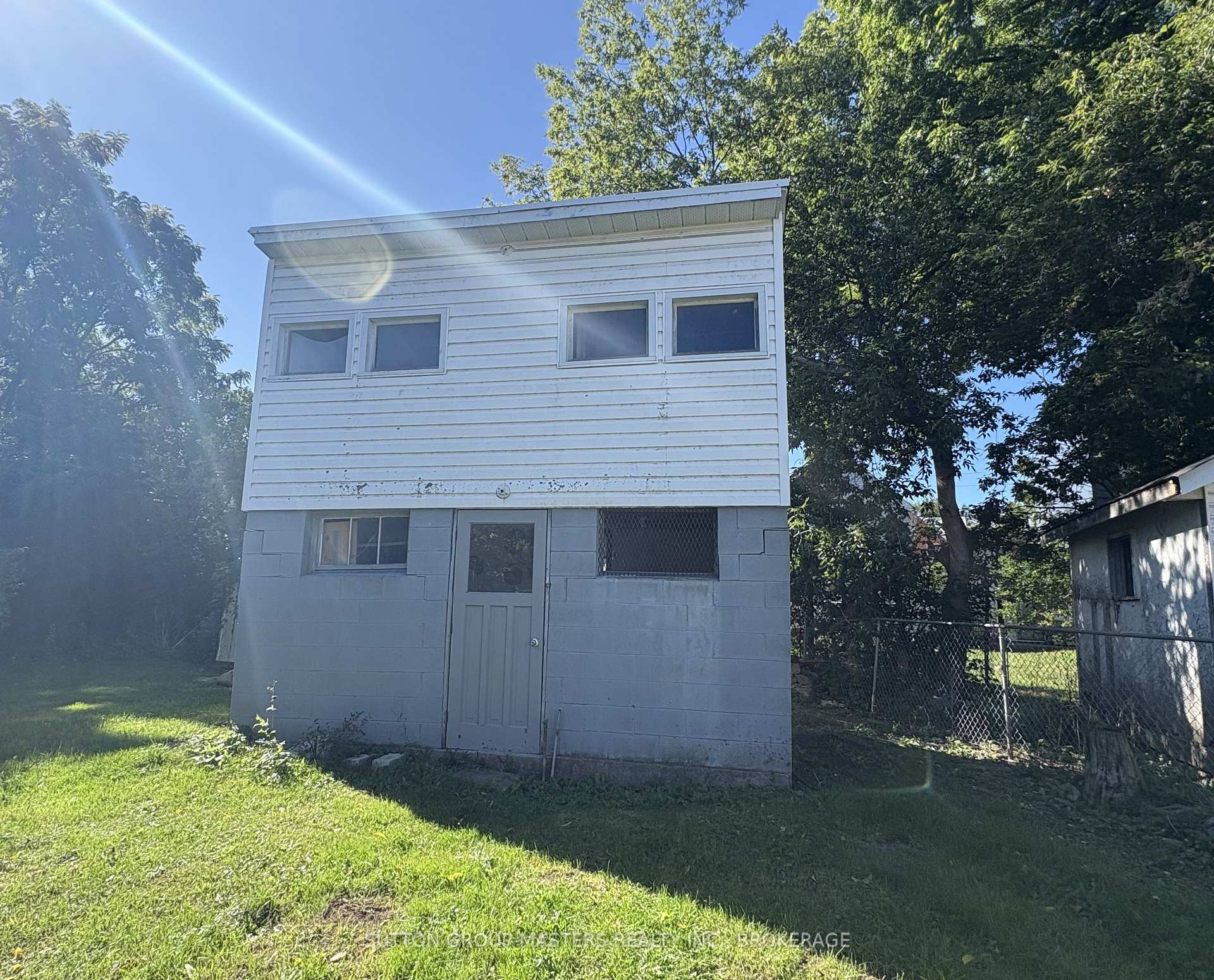 Photo 11 of 50 Elm Street, Kingston, East of Sir John A. Blvd — HOMEH