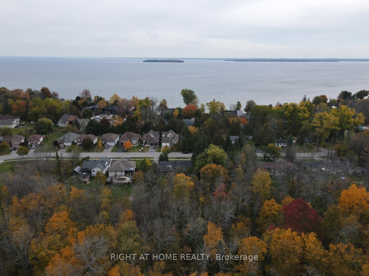 Photo 3 of 2802 Ireton Street, Innisfil, Alcona — HOMEH