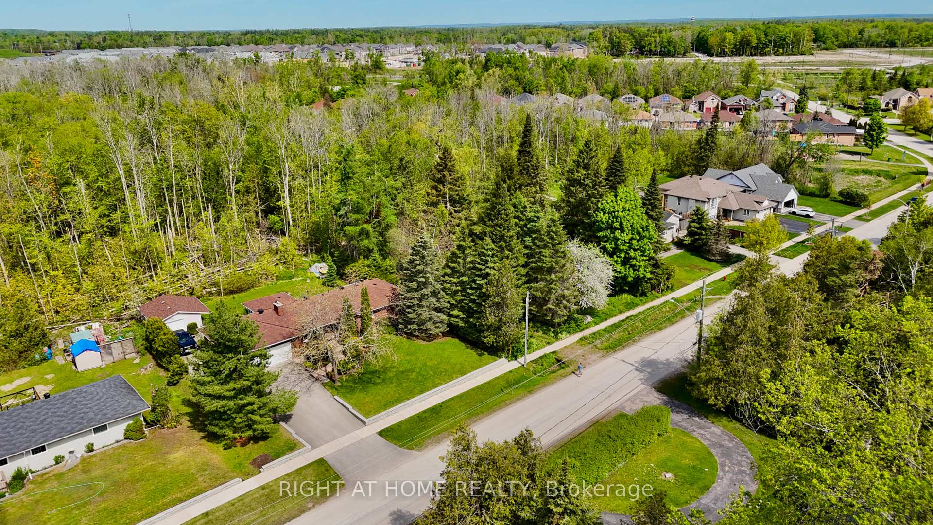 Photo 9 of 2802 Ireton Street, Innisfil, Alcona — HOMEH