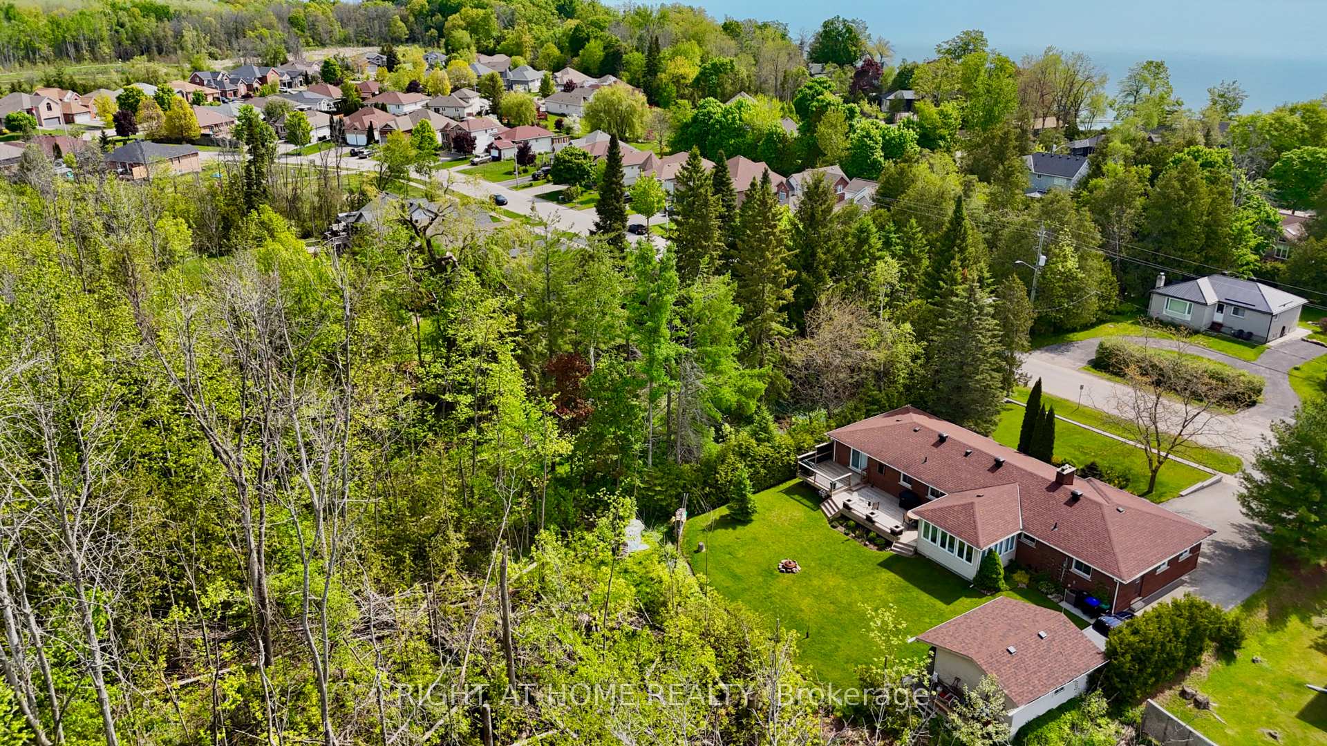 Photo 10 of 2802 Ireton Street, Innisfil, Alcona — HOMEH