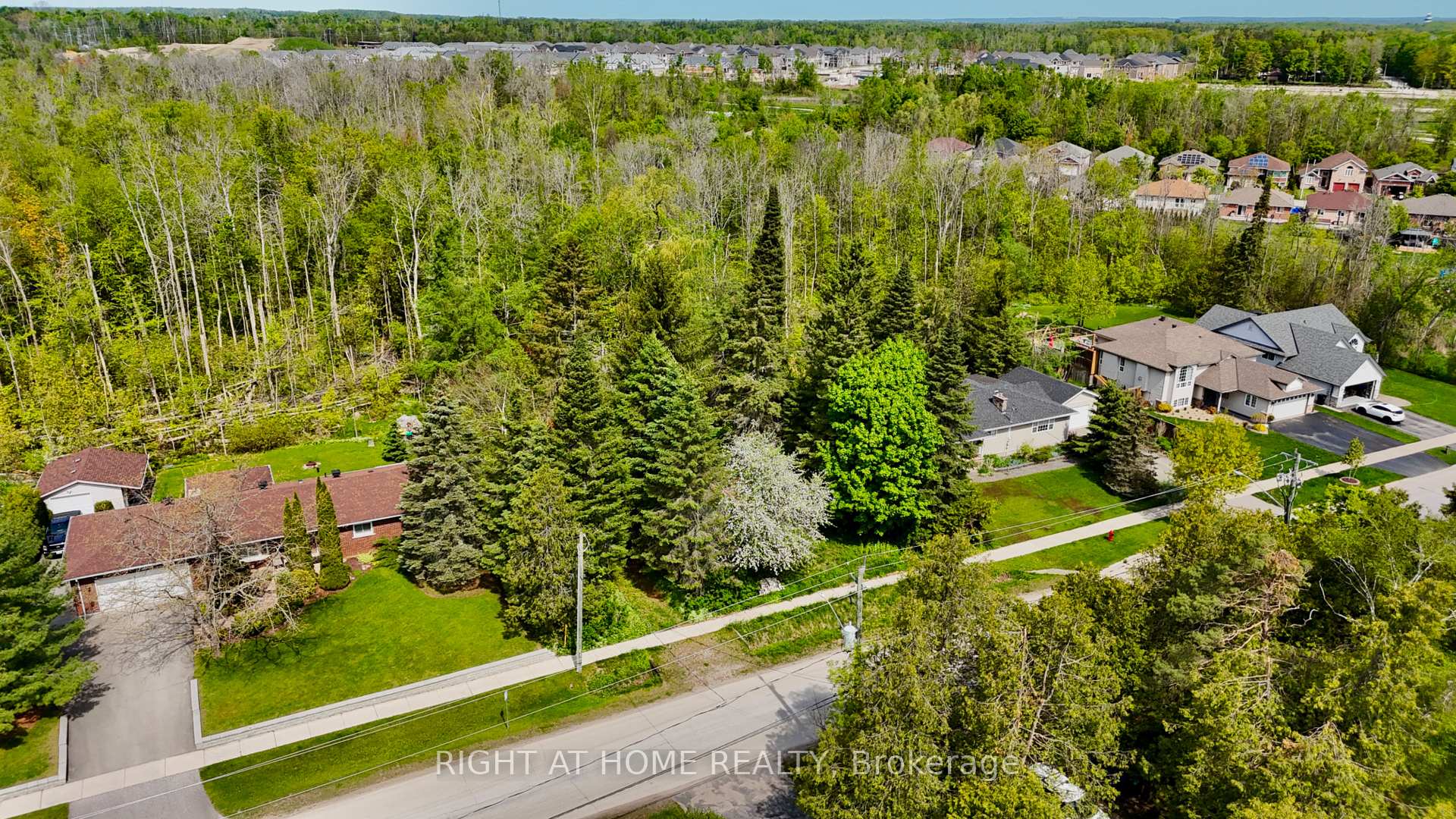 Photo 15 of 2802 Ireton Street, Innisfil, Alcona — HOMEH