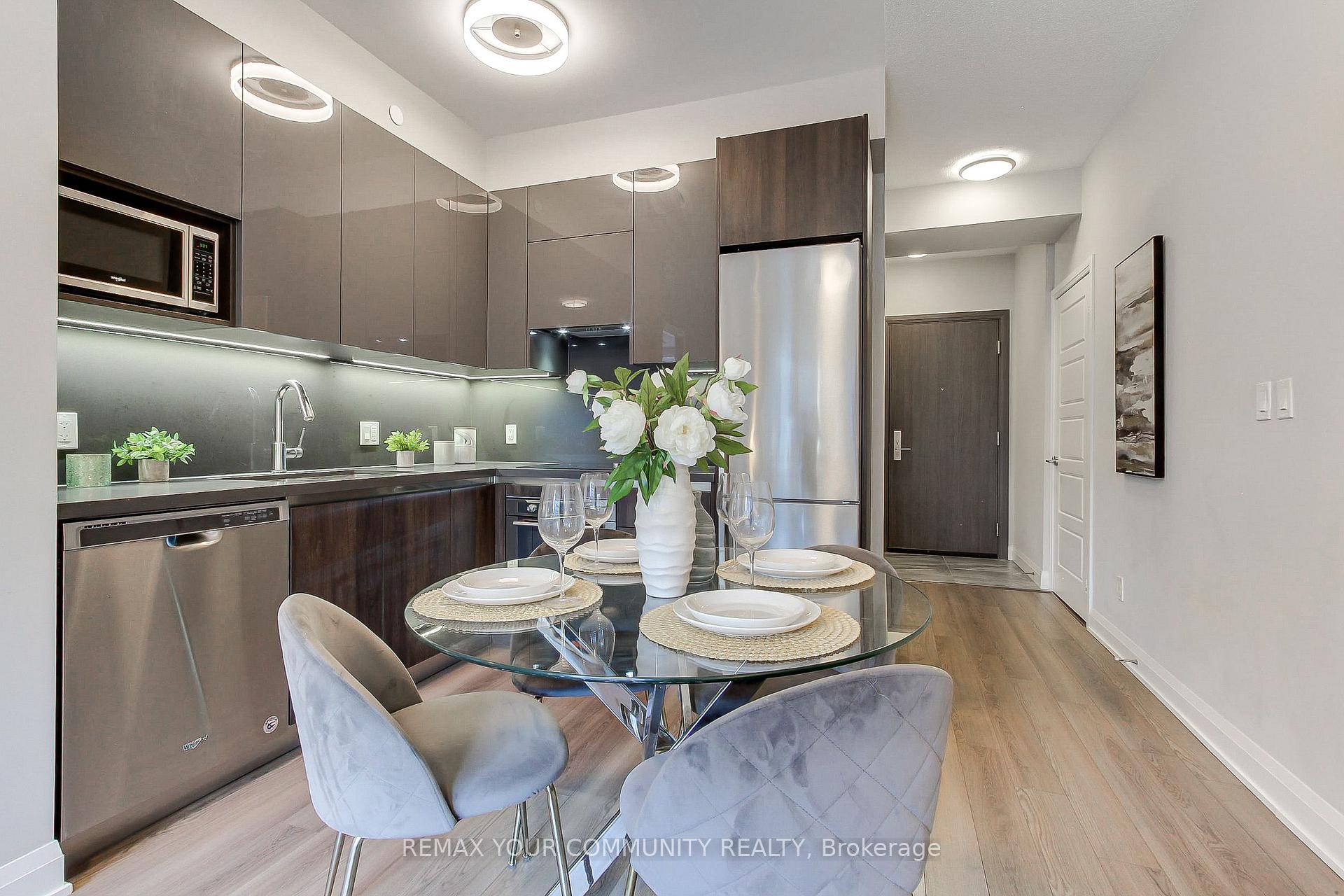 Photo 8 of Unit 307, 25 Water Walk Drive, Markham, Unionville — HOMEH