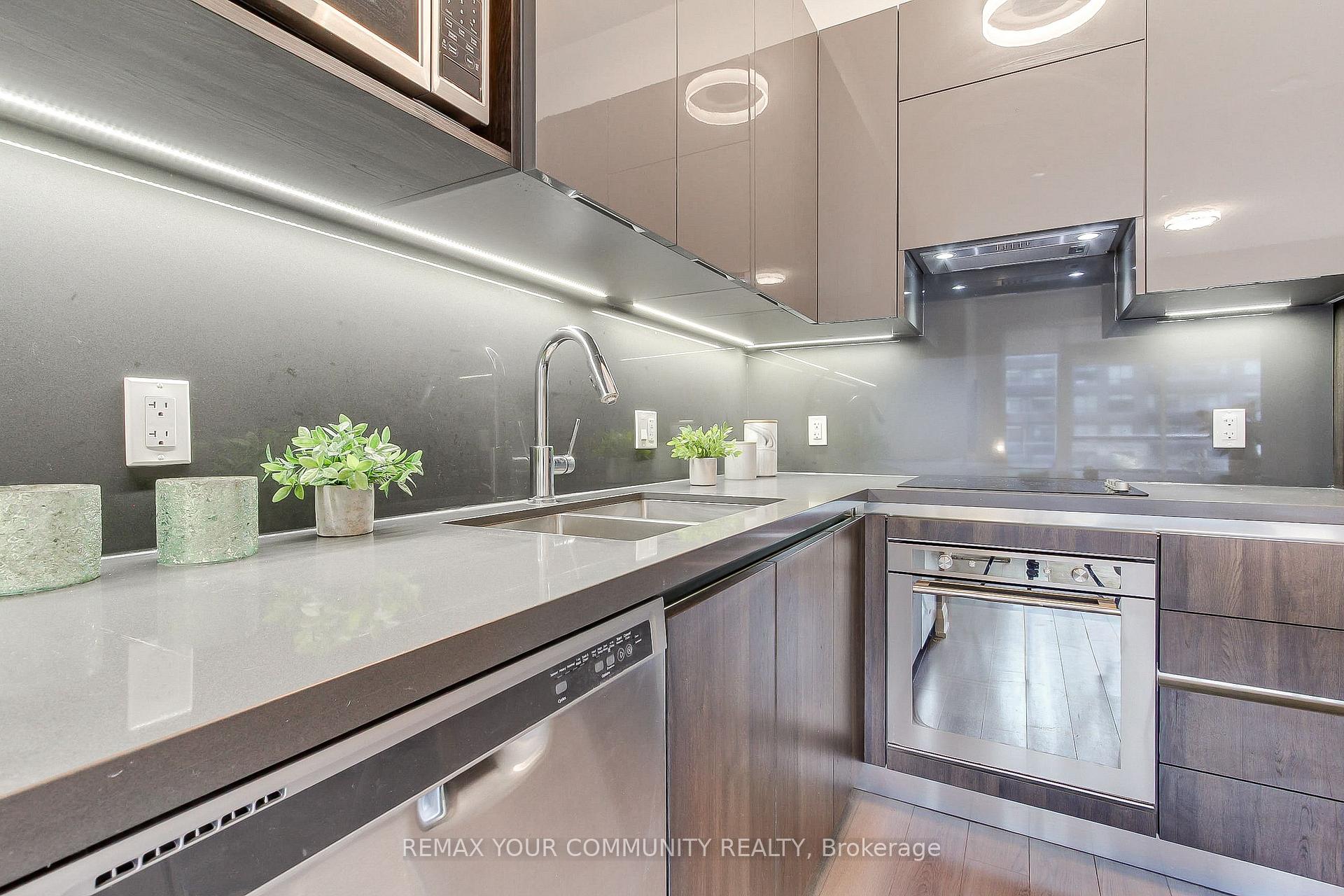 Photo 9 of Unit 307, 25 Water Walk Drive, Markham, Unionville — HOMEH