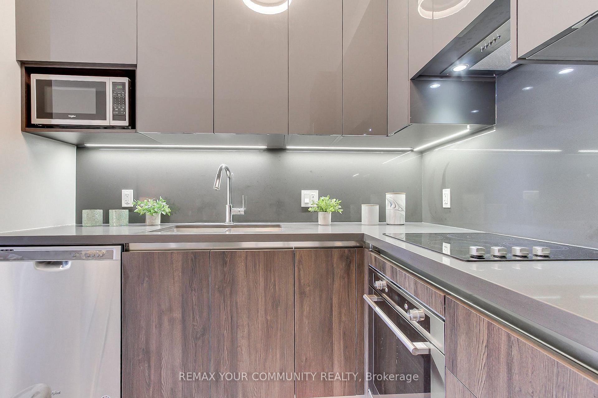 Photo 10 of Unit 307, 25 Water Walk Drive, Markham, Unionville — HOMEH
