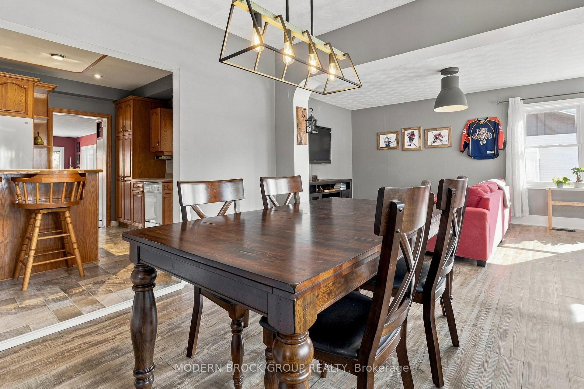Photo 16 of 59 Schofield Avenue, Brockville, Brockville — HOMEH