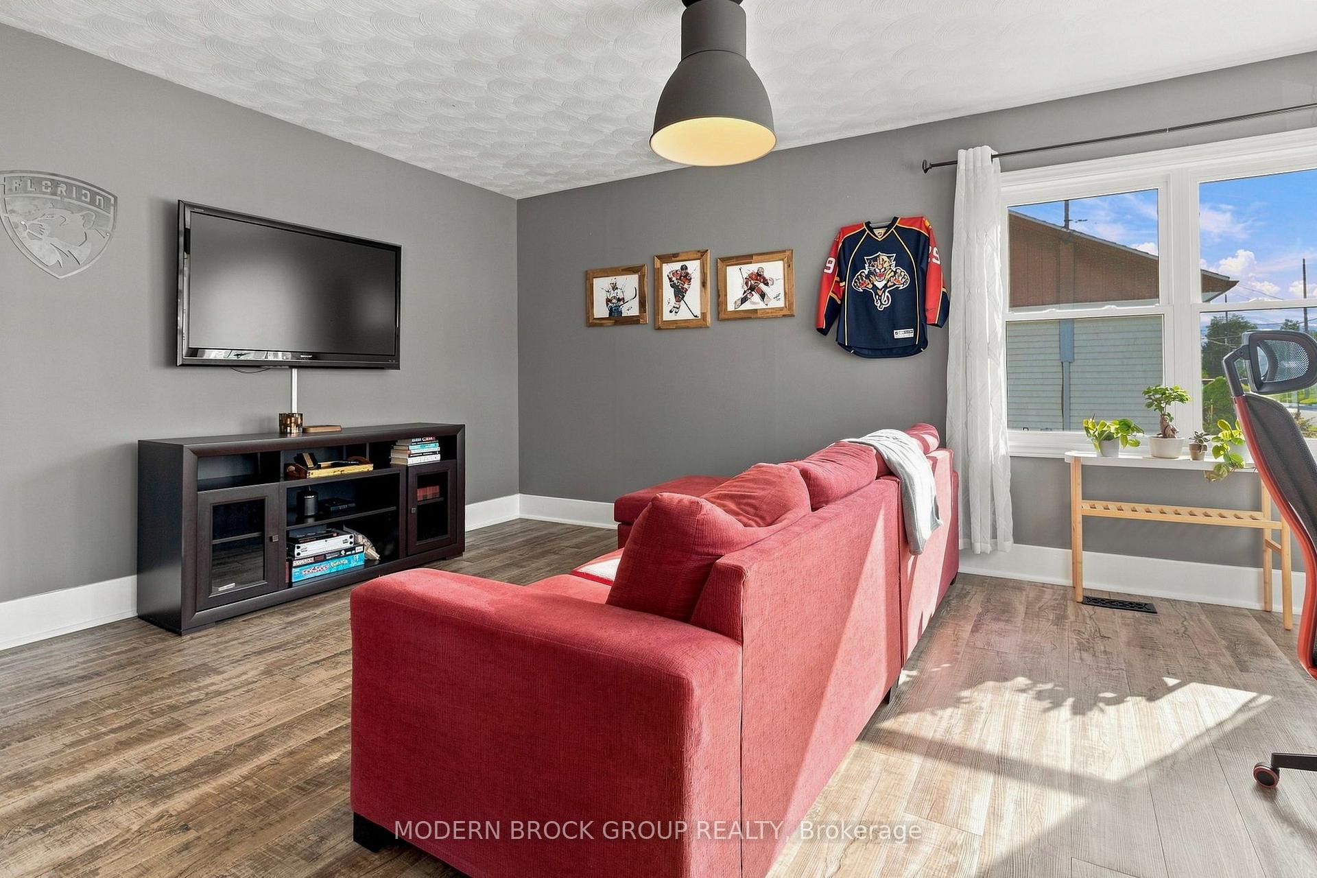 Photo 21 of 59 Schofield Avenue, Brockville, Brockville — HOMEH