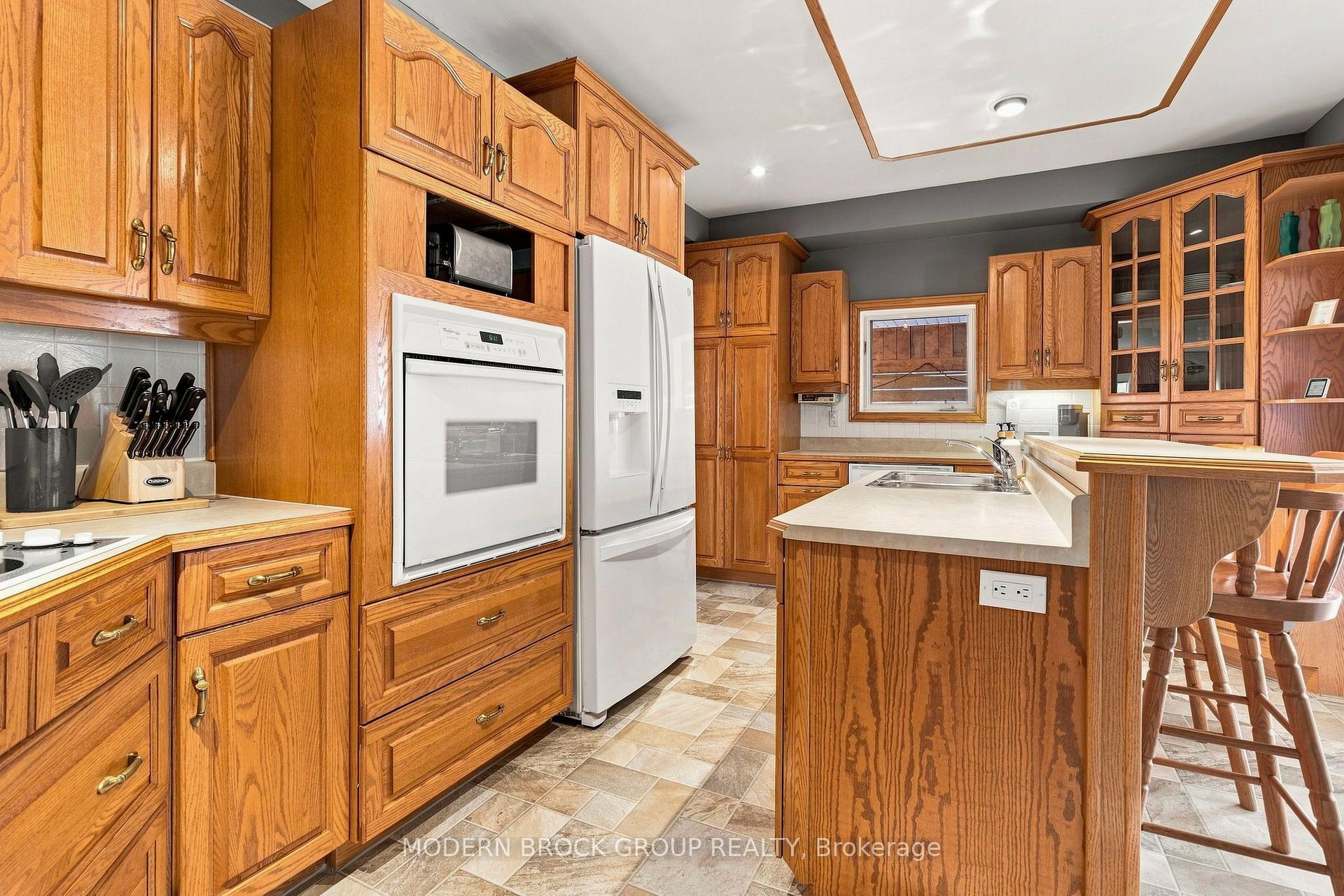 Photo 27 of 59 Schofield Avenue, Brockville, Brockville — HOMEH