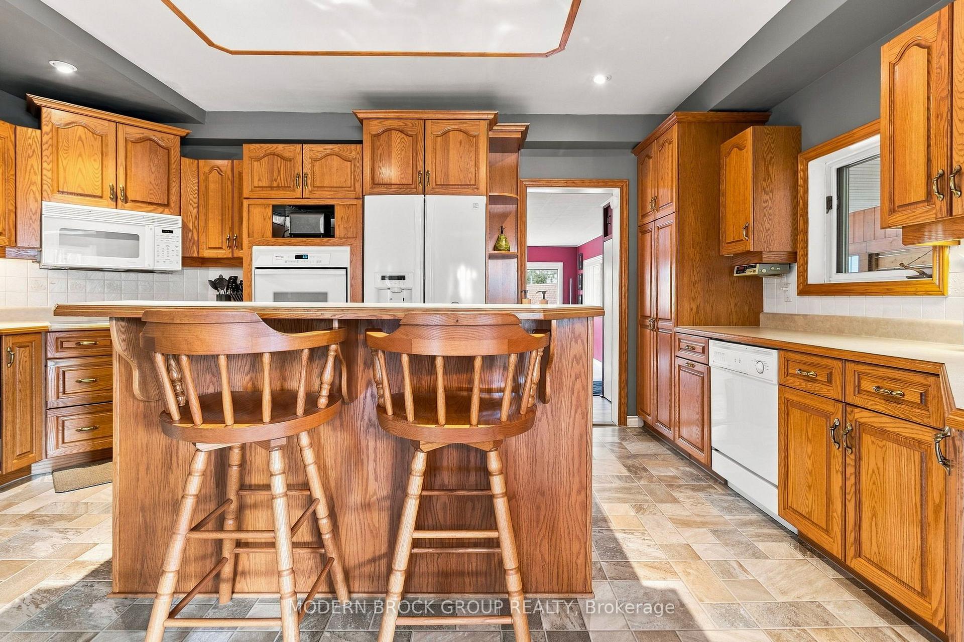 Photo 28 of 59 Schofield Avenue, Brockville, Brockville — HOMEH
