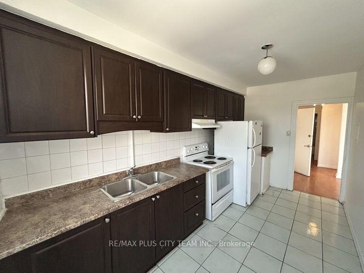 Photo 3 of Unit 1, 3432 Bathurst Street, Toronto, Englemount-Lawrence — HOMEH