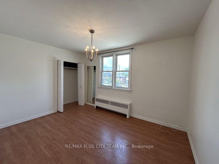 Photo 4 of Unit 1, 3432 Bathurst Street, Toronto, Englemount-Lawrence — HOMEH