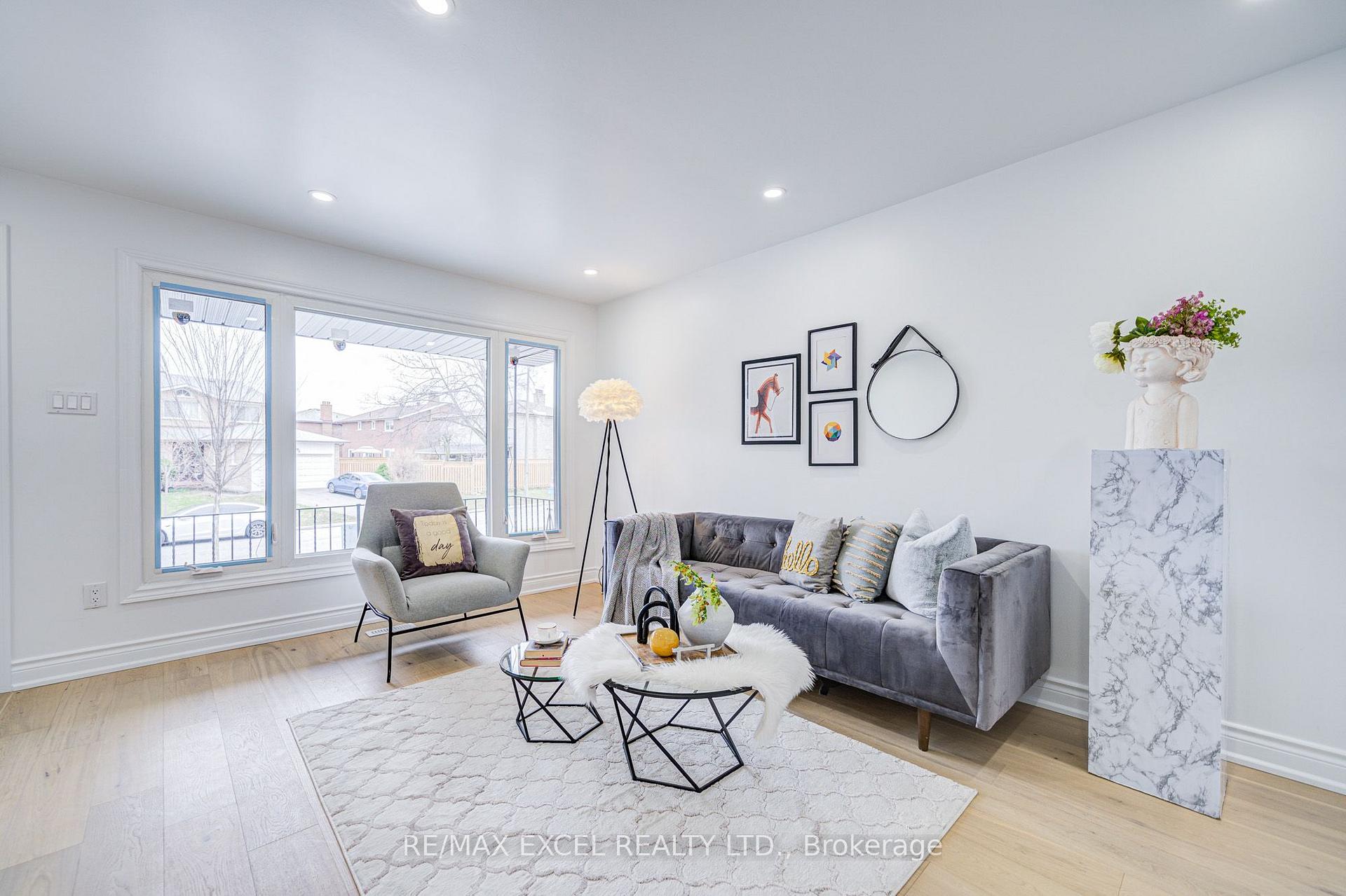 Photo 6 of 8 Simsbury Court, Markham, Milliken Mills West — HOMEH