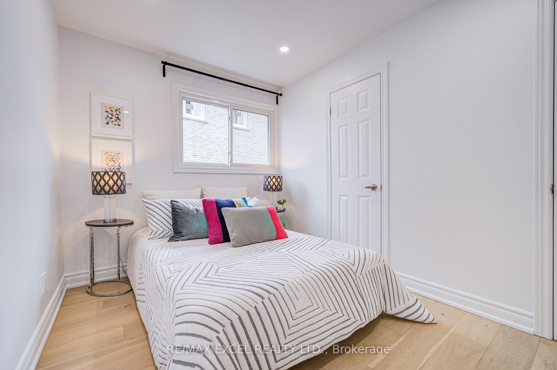 Photo 8 of 8 Simsbury Court, Markham, Milliken Mills West — HOMEH