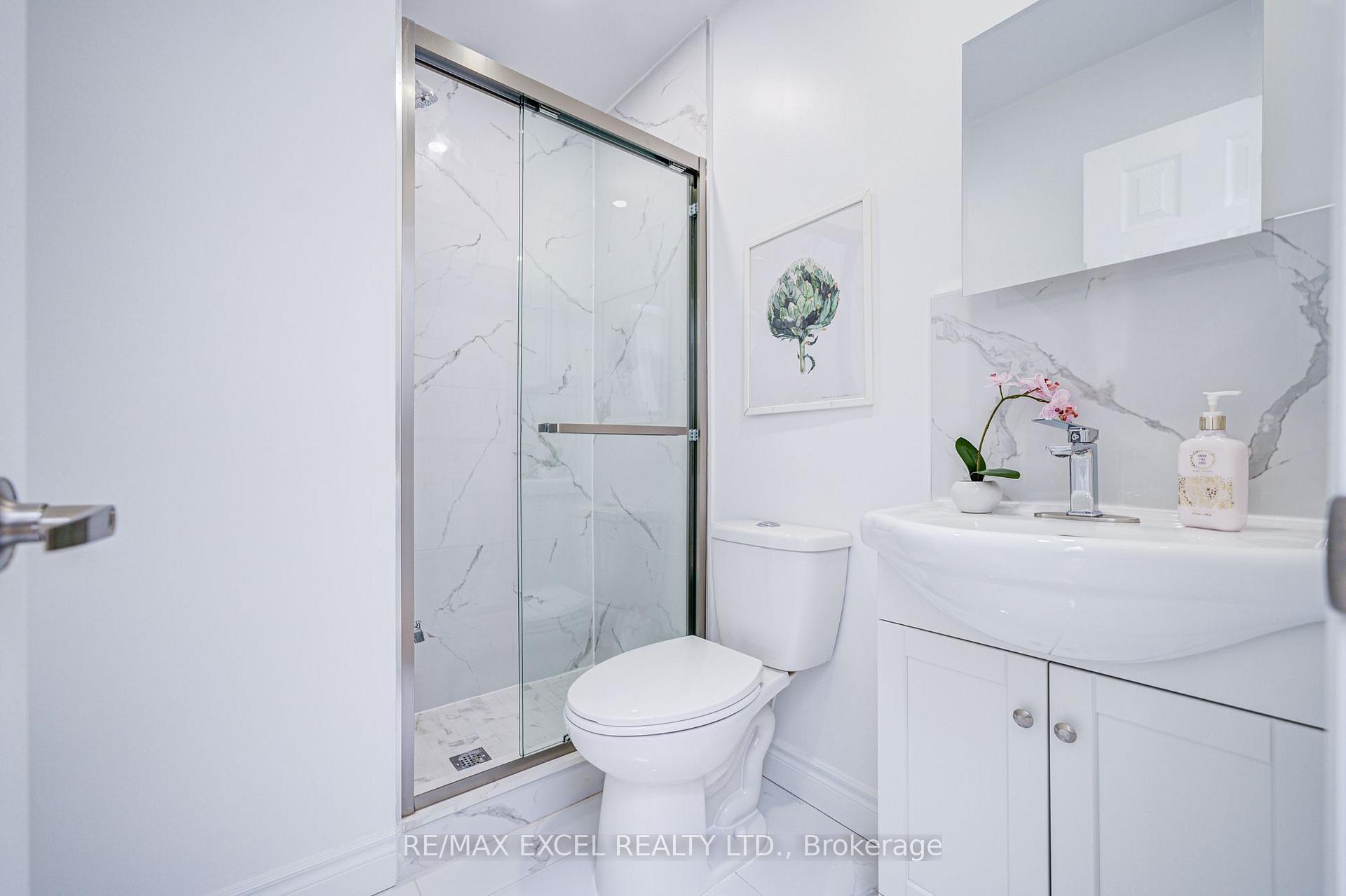 Photo 18 of 8 Simsbury Court, Markham, Milliken Mills West — HOMEH