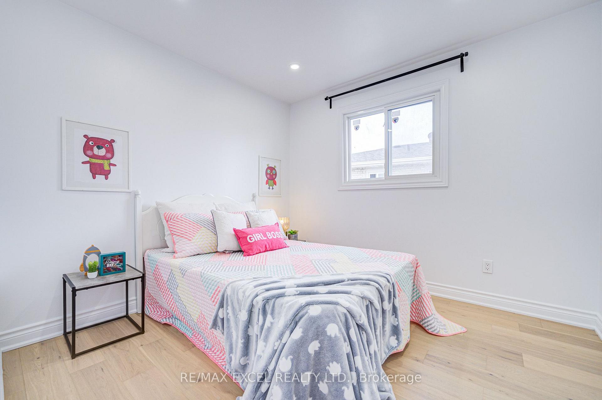 Photo 20 of 8 Simsbury Court, Markham, Milliken Mills West — HOMEH