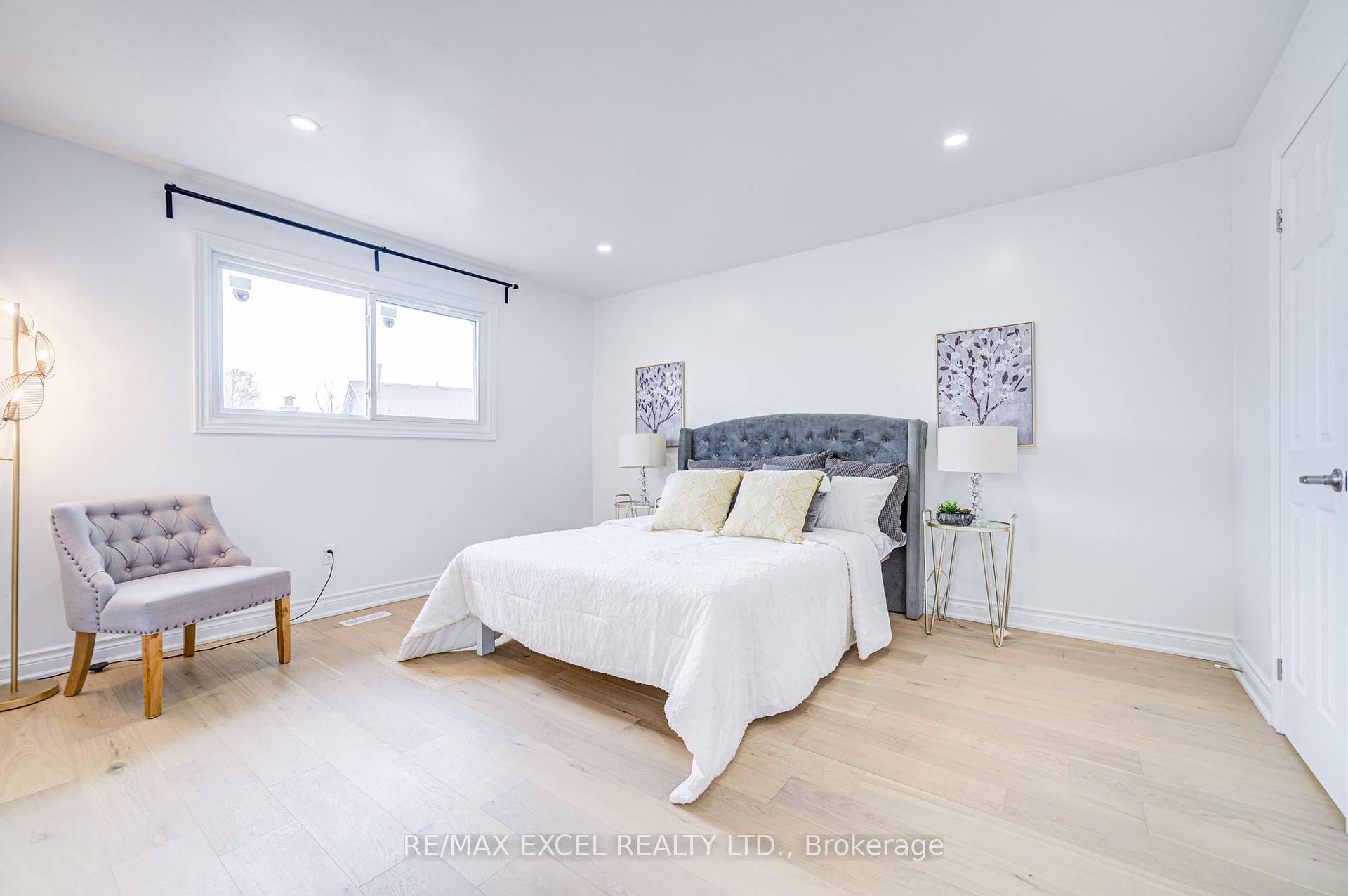 Photo 22 of 8 Simsbury Court, Markham, Milliken Mills West — HOMEH