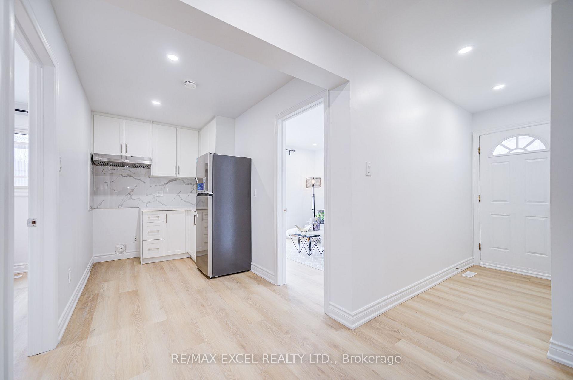 Photo 30 of 8 Simsbury Court, Markham, Milliken Mills West — HOMEH