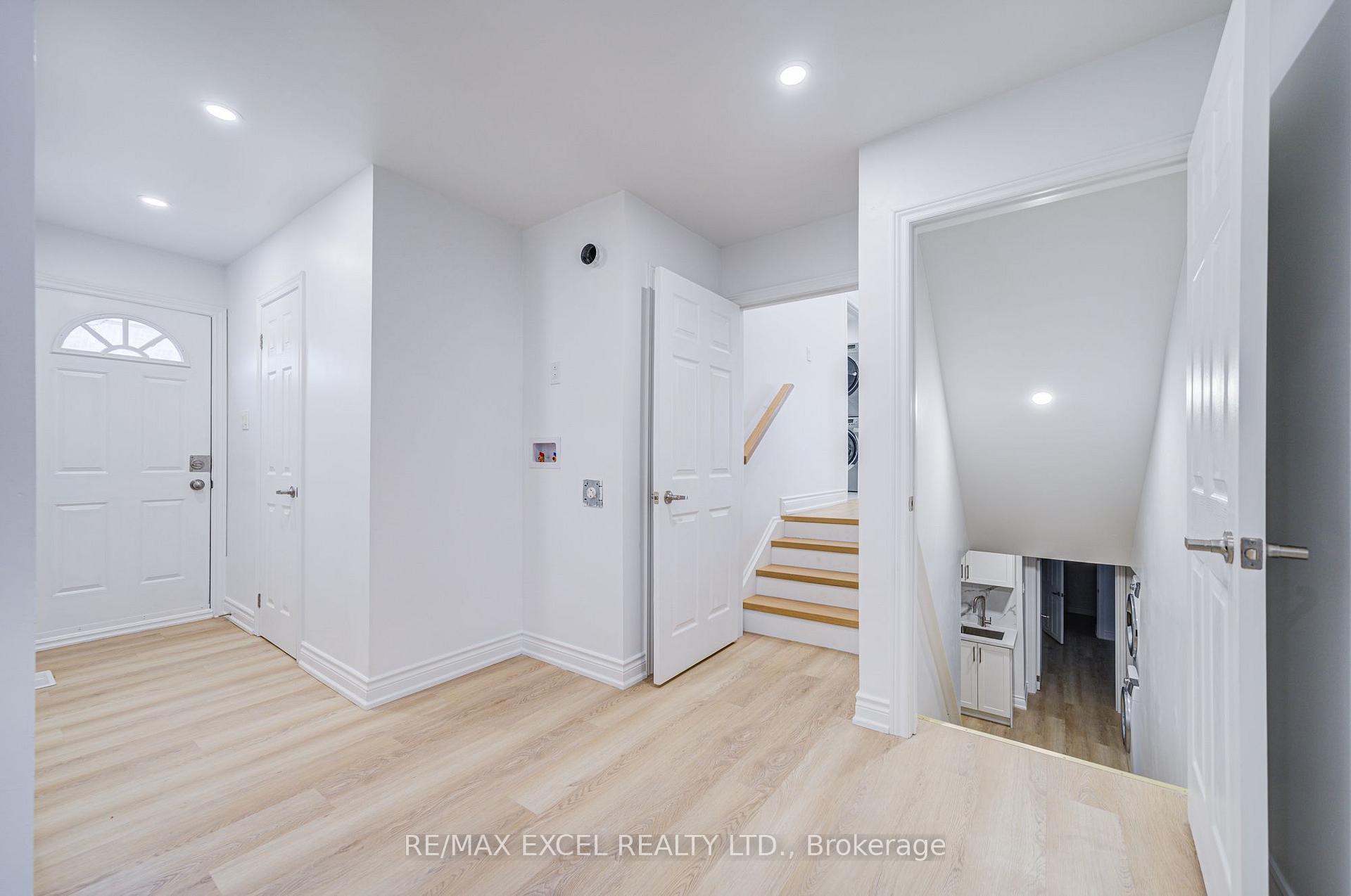 Photo 31 of 8 Simsbury Court, Markham, Milliken Mills West — HOMEH