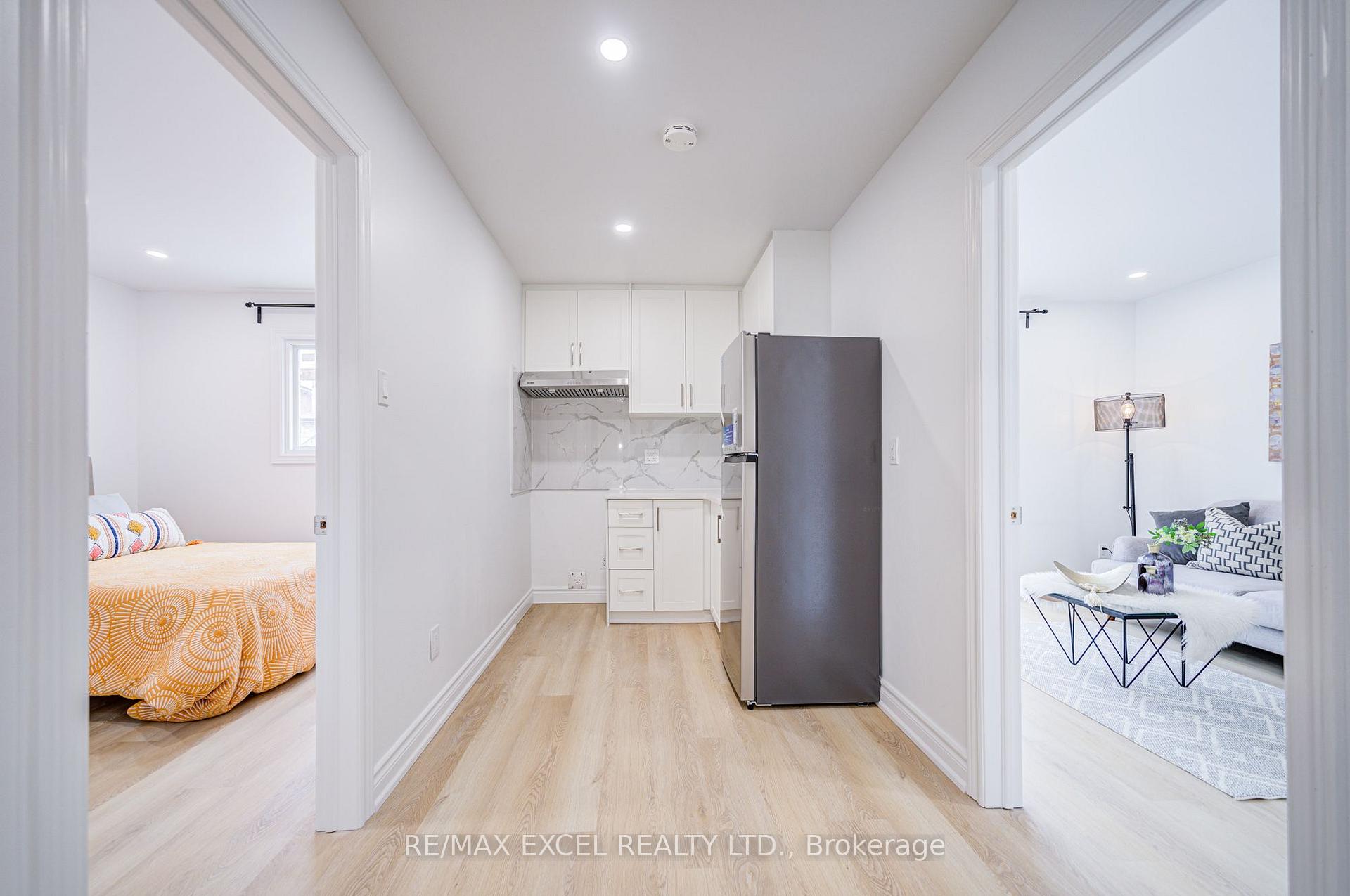 Photo 34 of 8 Simsbury Court, Markham, Milliken Mills West — HOMEH