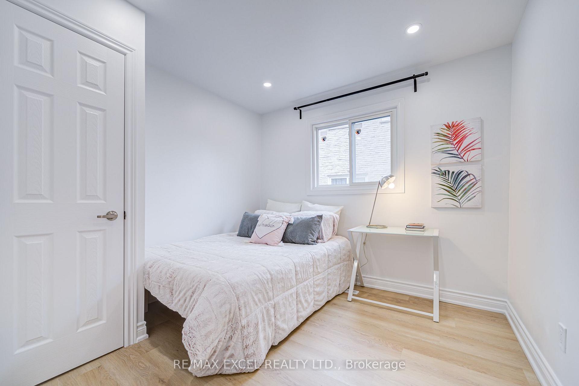 Photo 37 of 8 Simsbury Court, Markham, Milliken Mills West — HOMEH