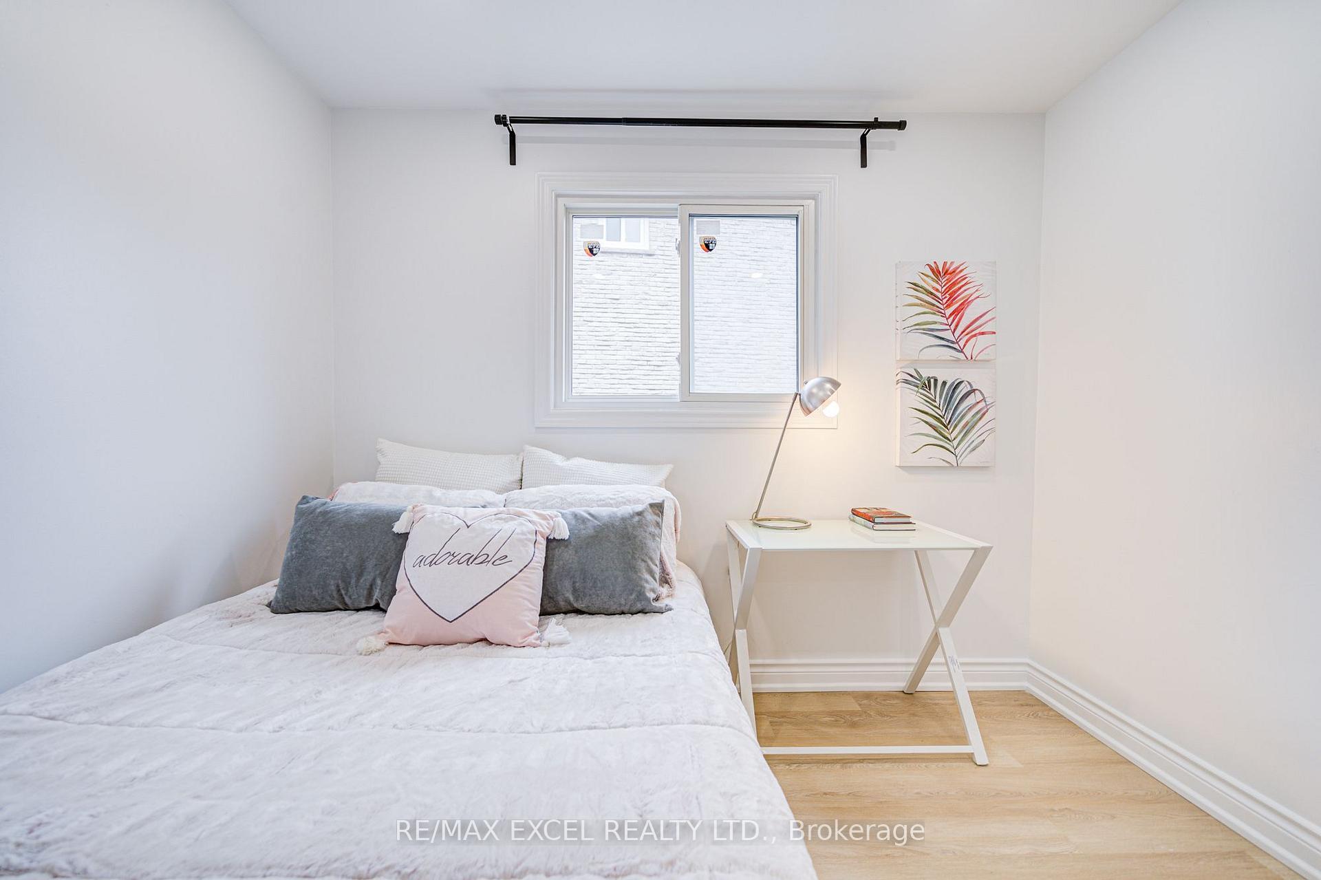 Photo 38 of 8 Simsbury Court, Markham, Milliken Mills West — HOMEH
