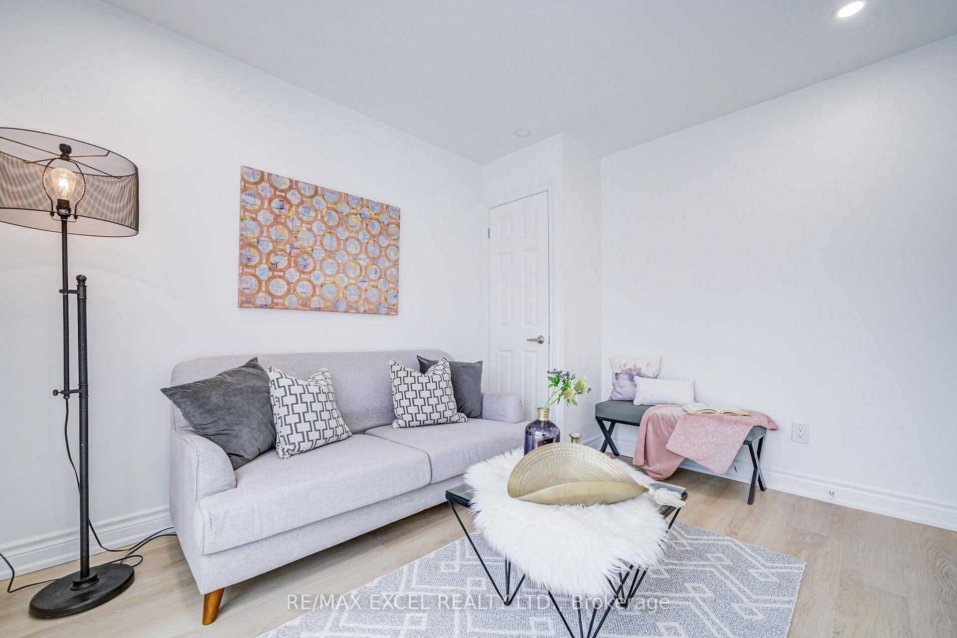 Photo 41 of 8 Simsbury Court, Markham, Milliken Mills West — HOMEH