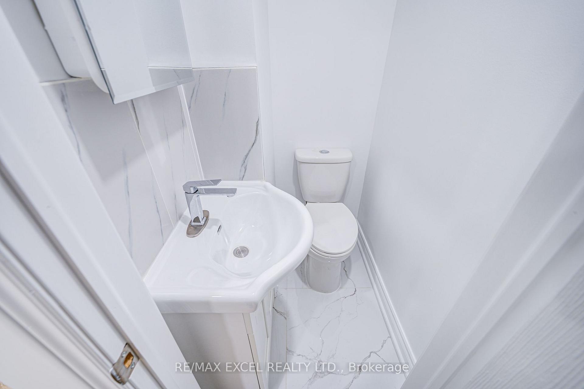 Photo 42 of 8 Simsbury Court, Markham, Milliken Mills West — HOMEH