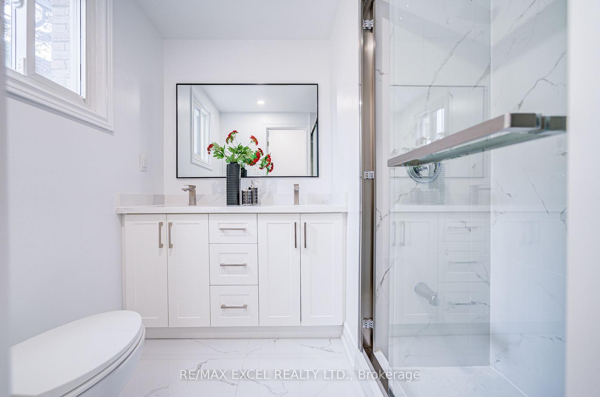 Photo 43 of 8 Simsbury Court, Markham, Milliken Mills West — HOMEH
