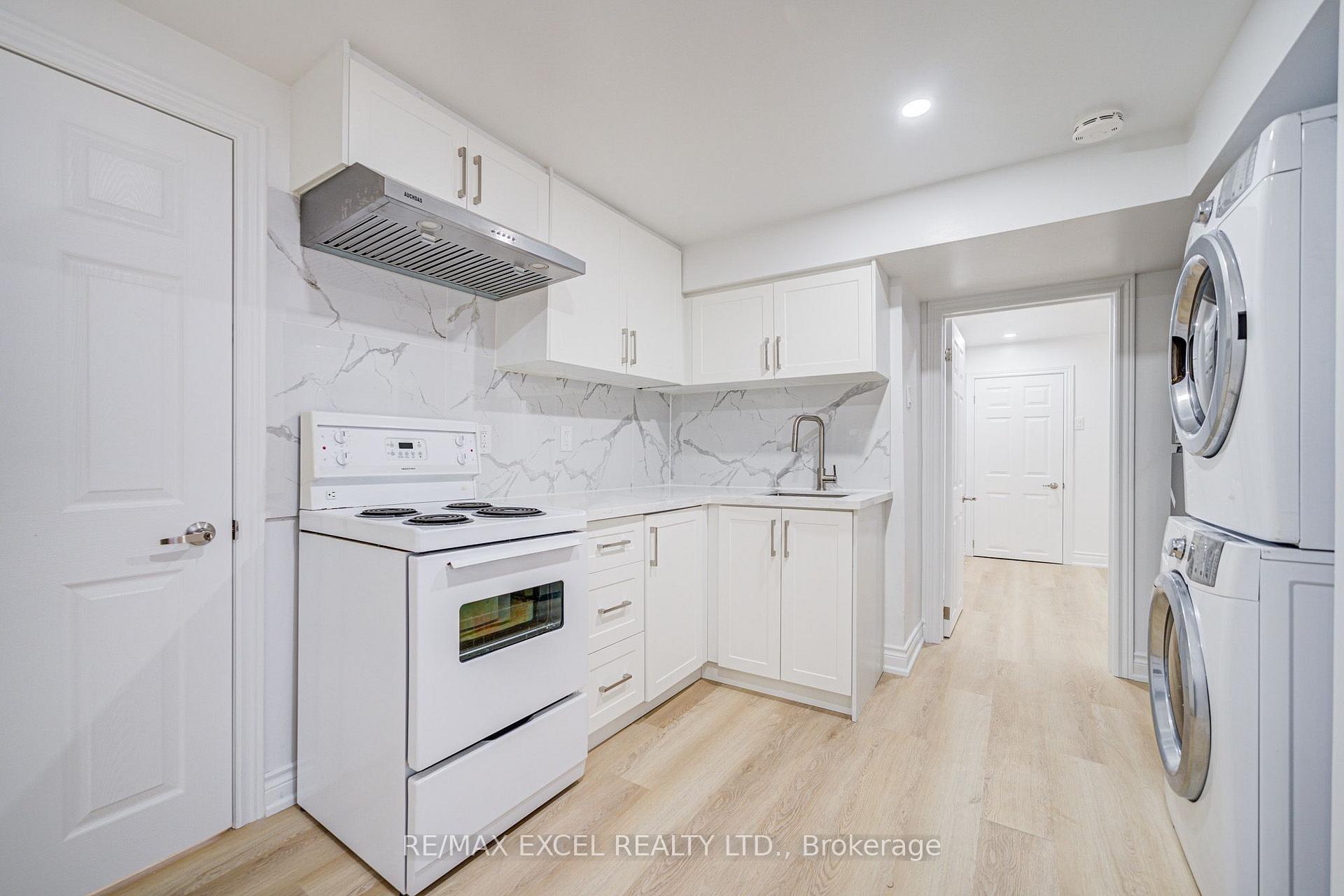 Photo 44 of 8 Simsbury Court, Markham, Milliken Mills West — HOMEH
