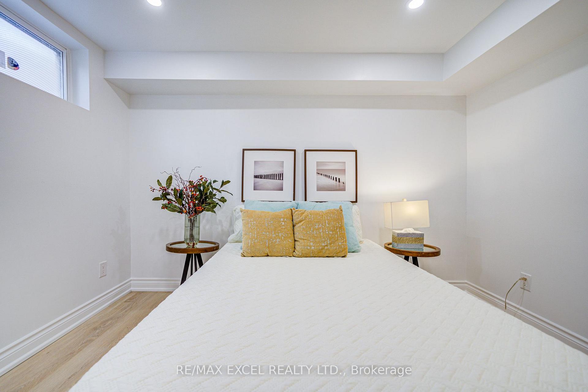 Photo 52 of 8 Simsbury Court, Markham, Milliken Mills West — HOMEH