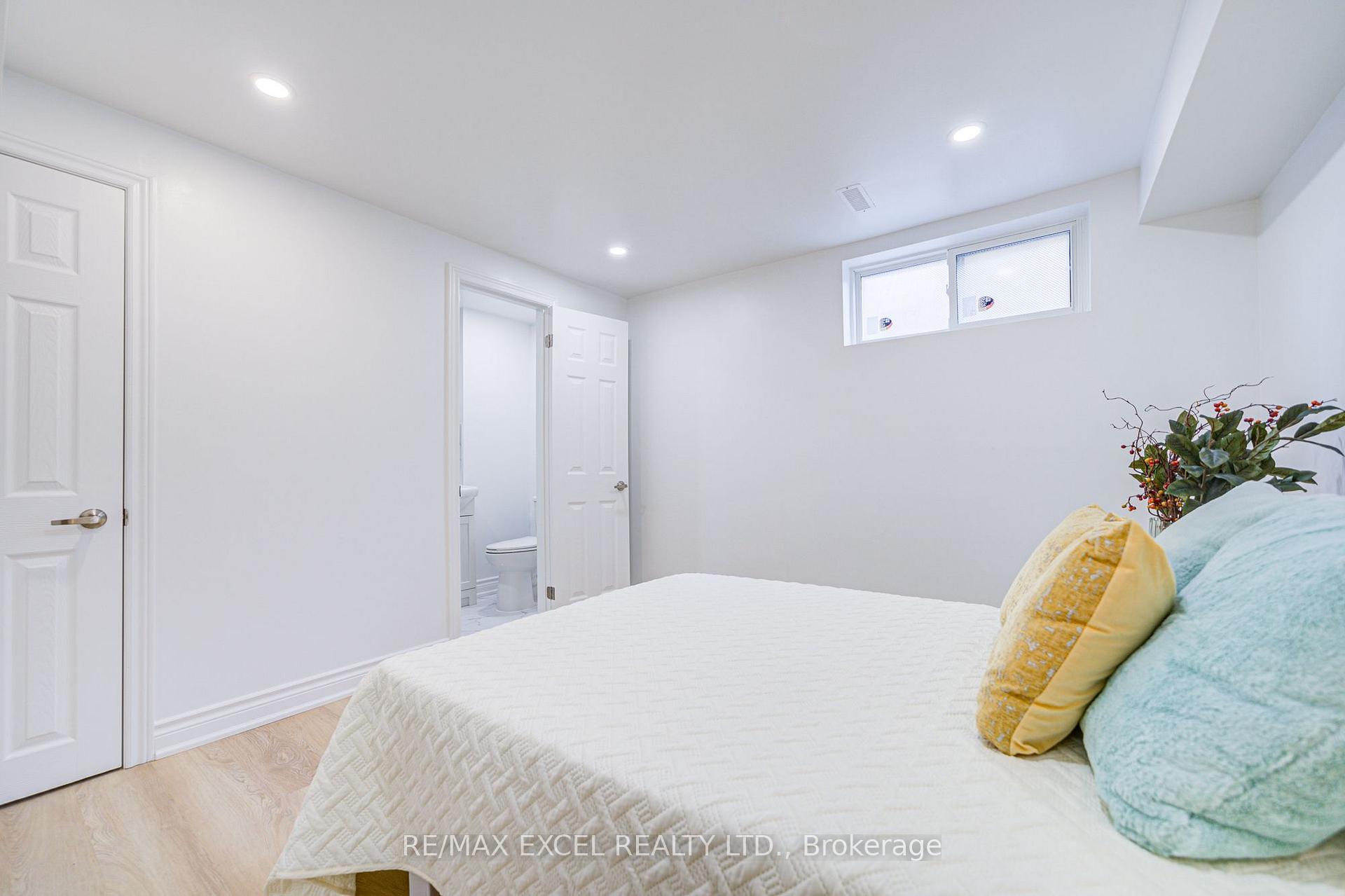 Photo 51 of 8 Simsbury Court, Markham, Milliken Mills West — HOMEH