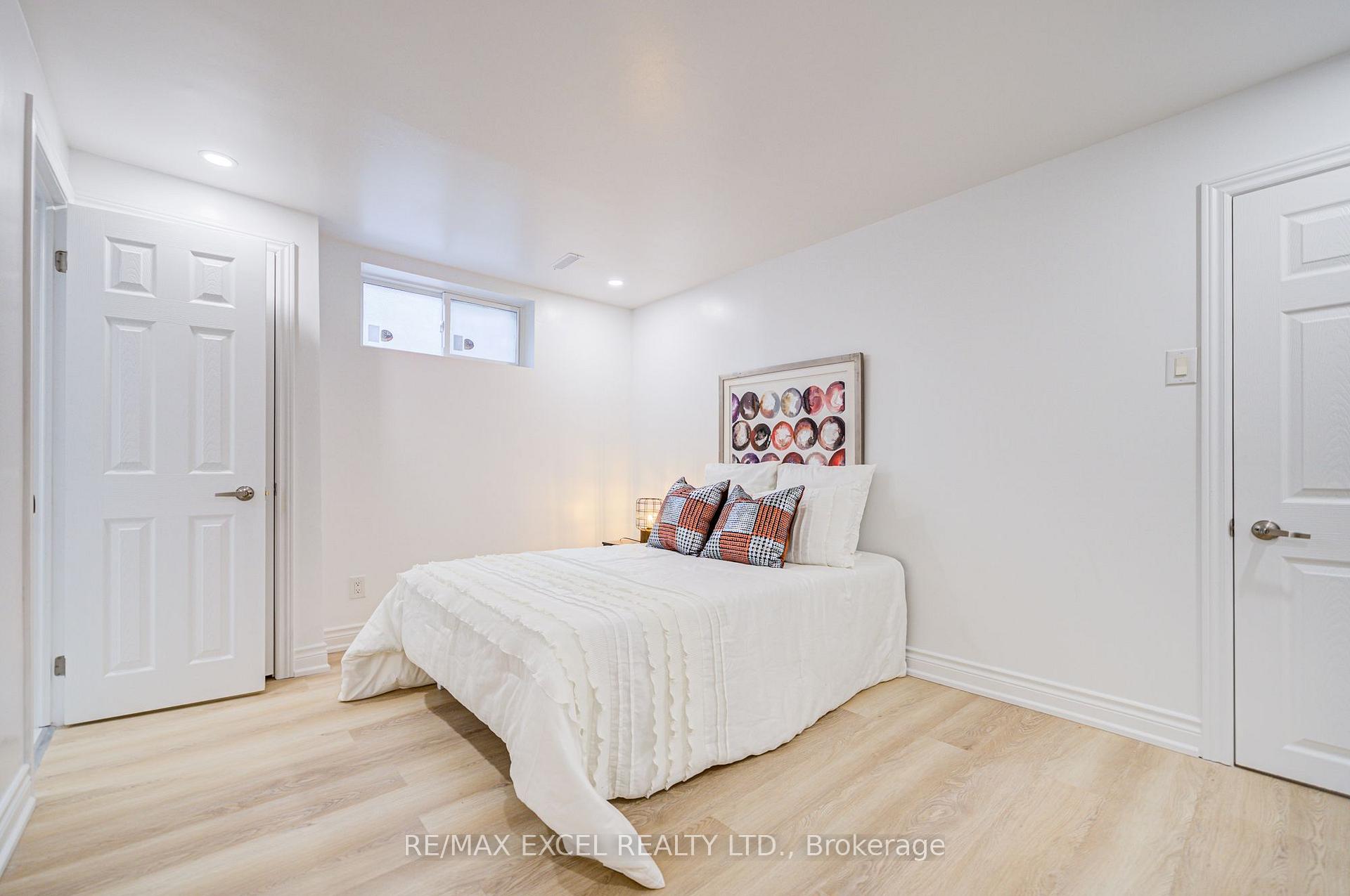 Photo 54 of 8 Simsbury Court, Markham, Milliken Mills West — HOMEH