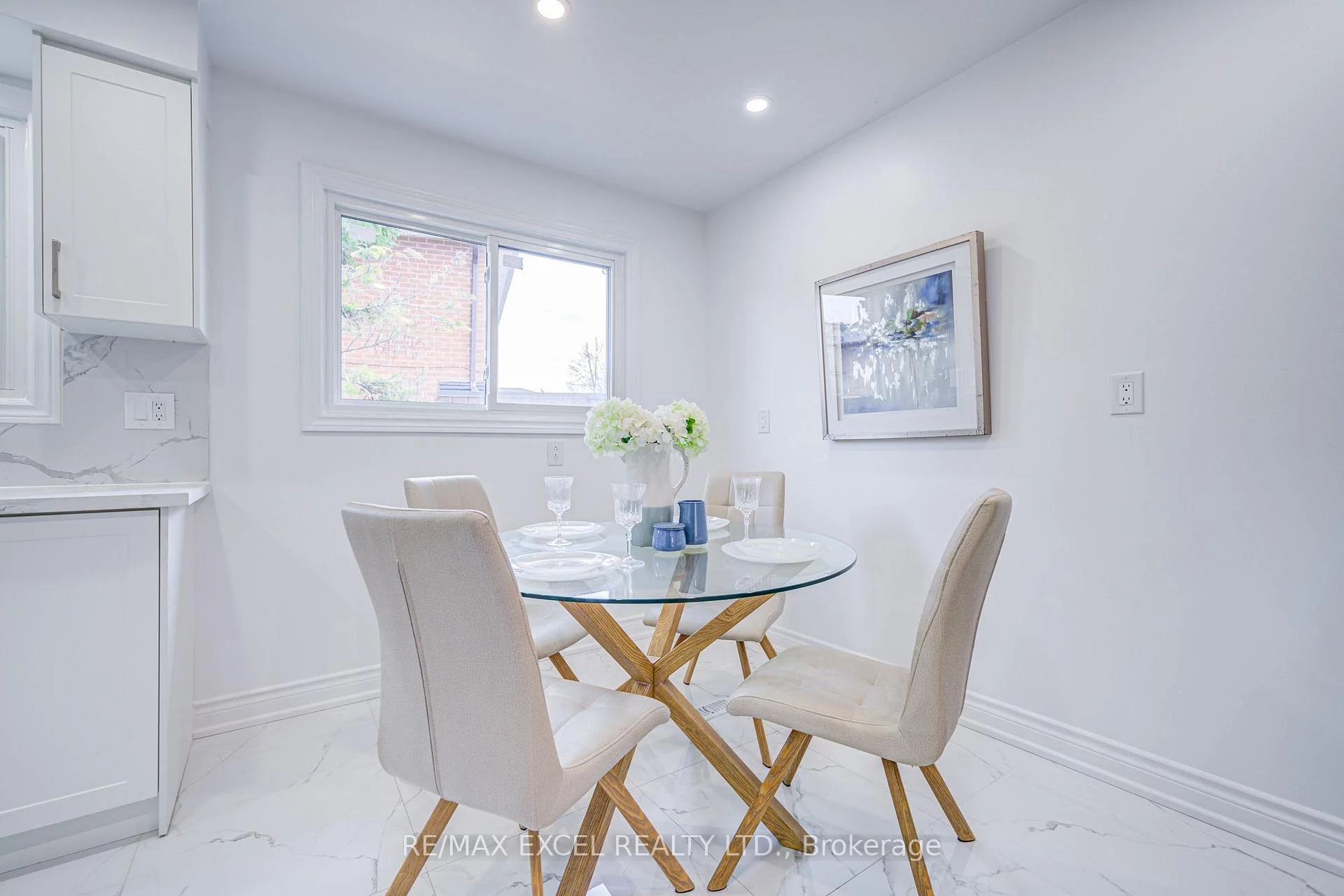 Photo 12 of 8 Simsbury Court, Markham, Milliken Mills West — HOMEH