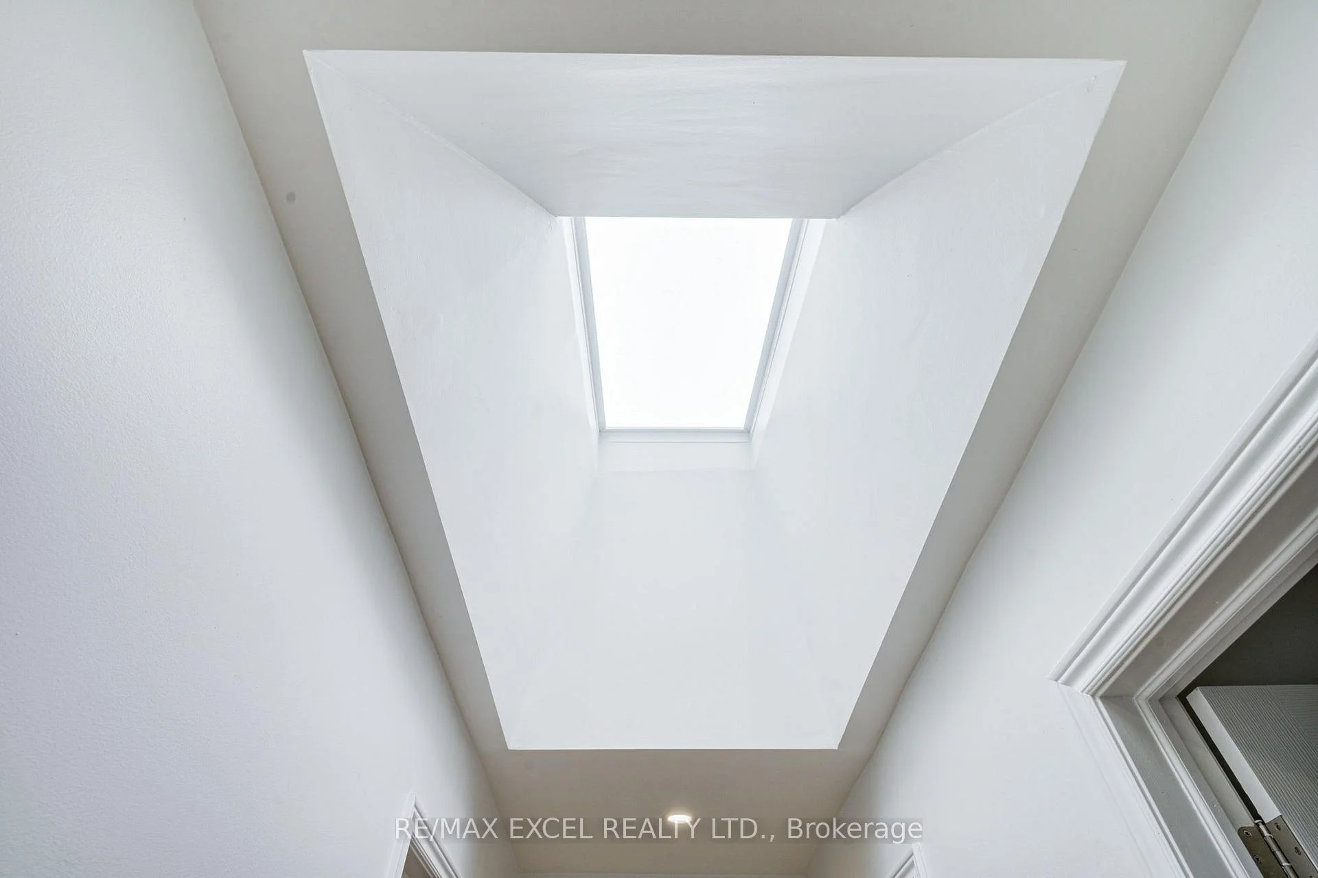 Photo 19 of 8 Simsbury Court, Markham, Milliken Mills West — HOMEH