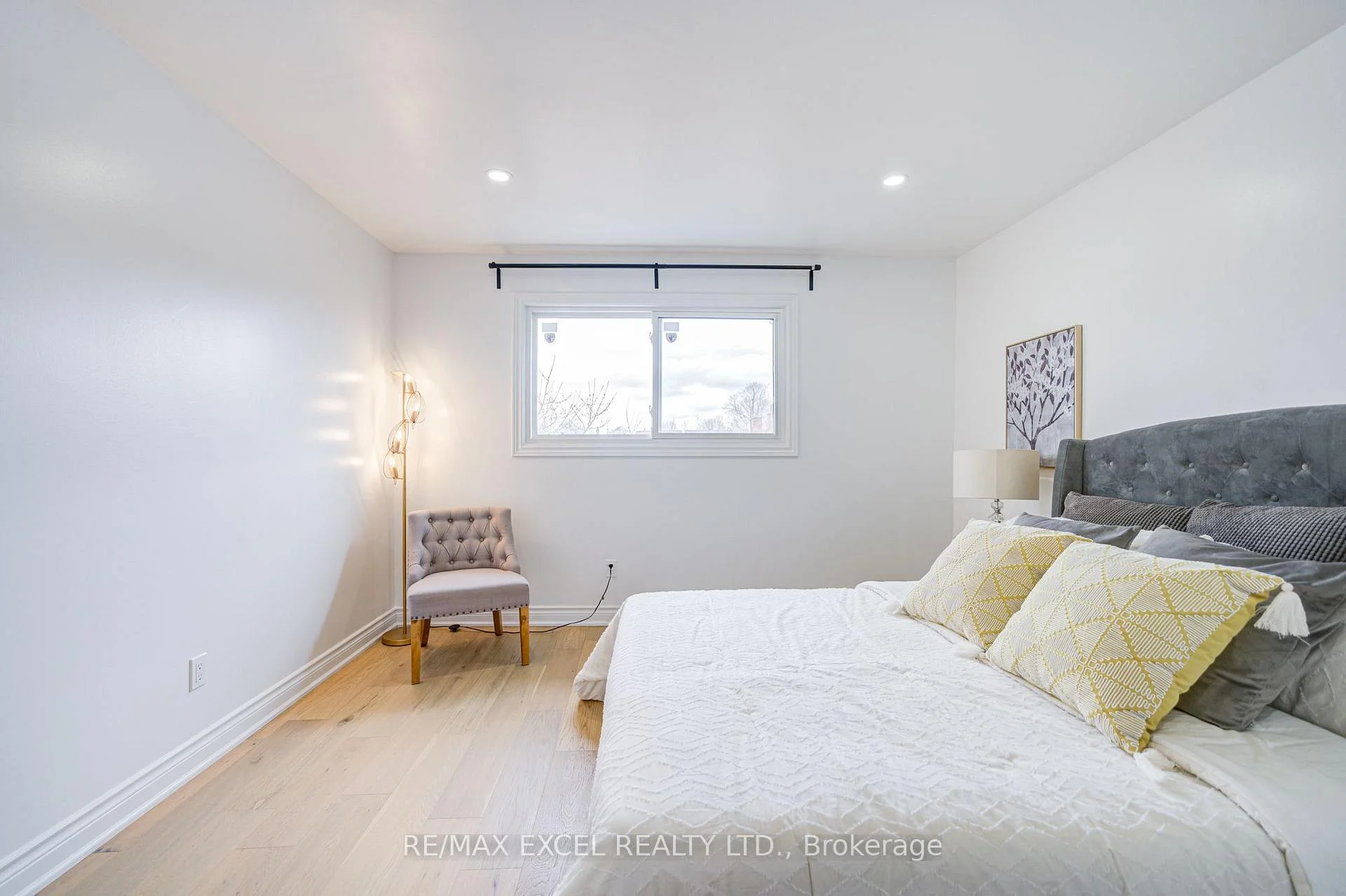 Photo 25 of 8 Simsbury Court, Markham, Milliken Mills West — HOMEH