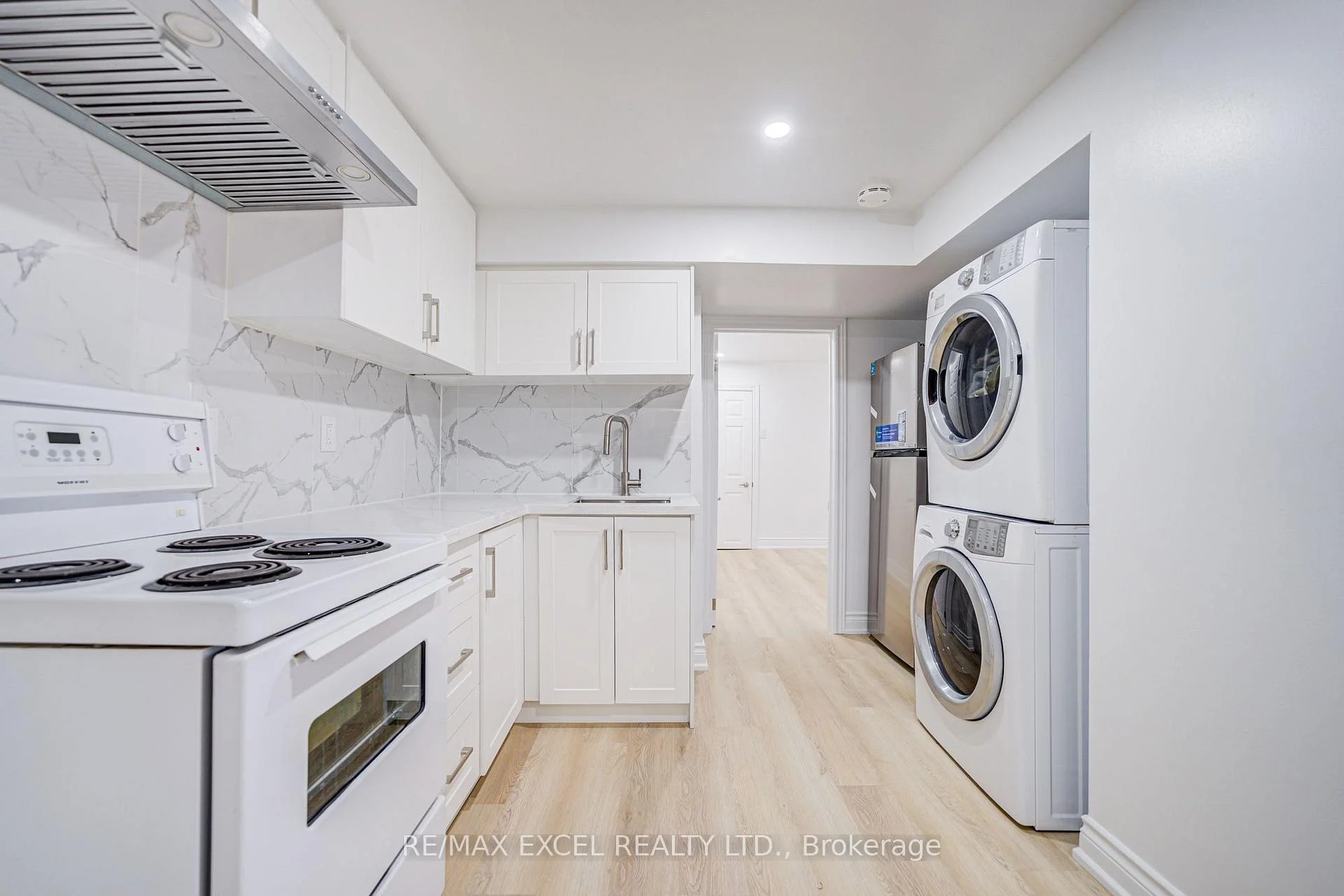 Photo 46 of 8 Simsbury Court, Markham, Milliken Mills West — HOMEH
