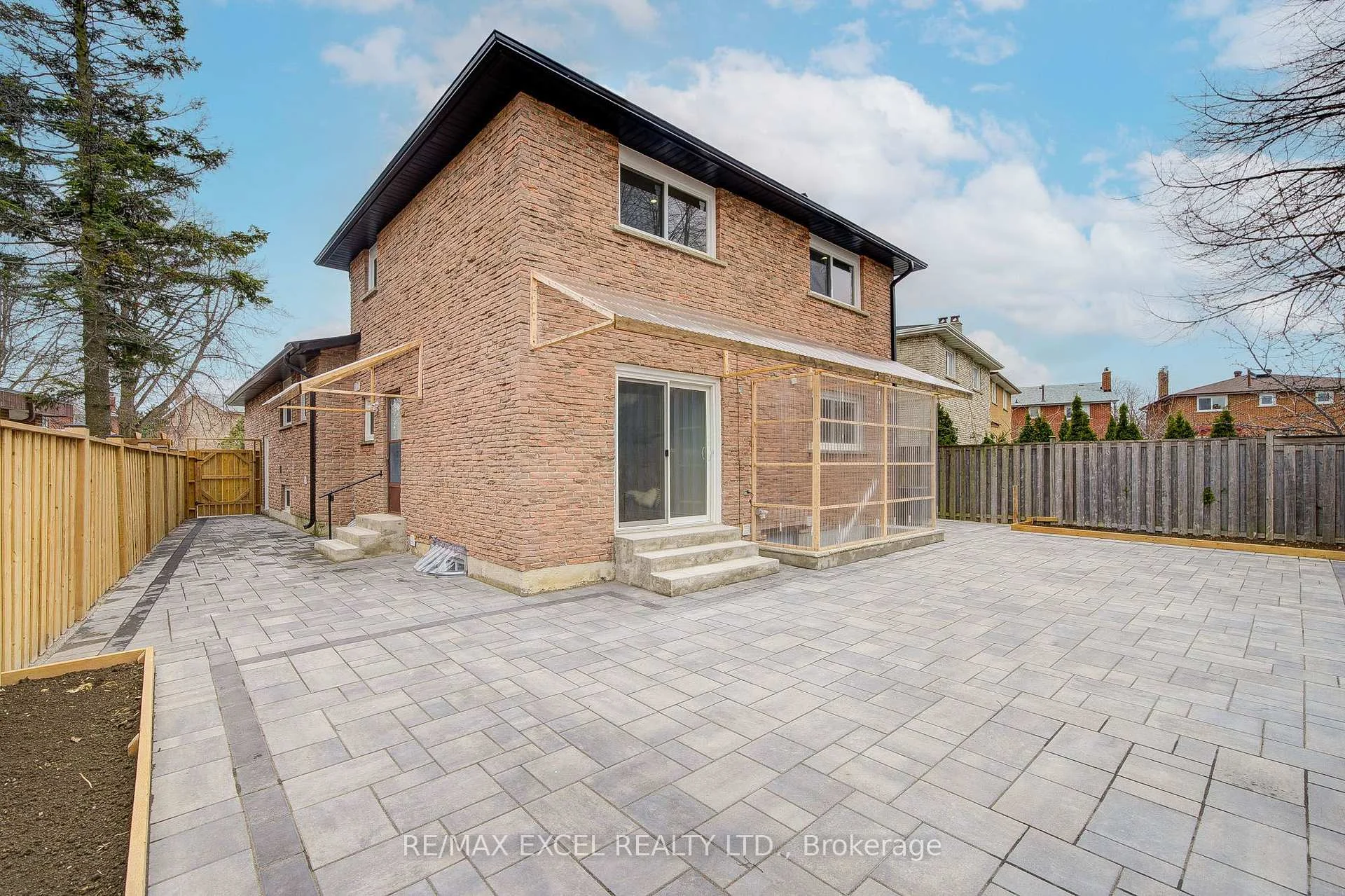 Photo 64 of 8 Simsbury Court, Markham, Milliken Mills West — HOMEH